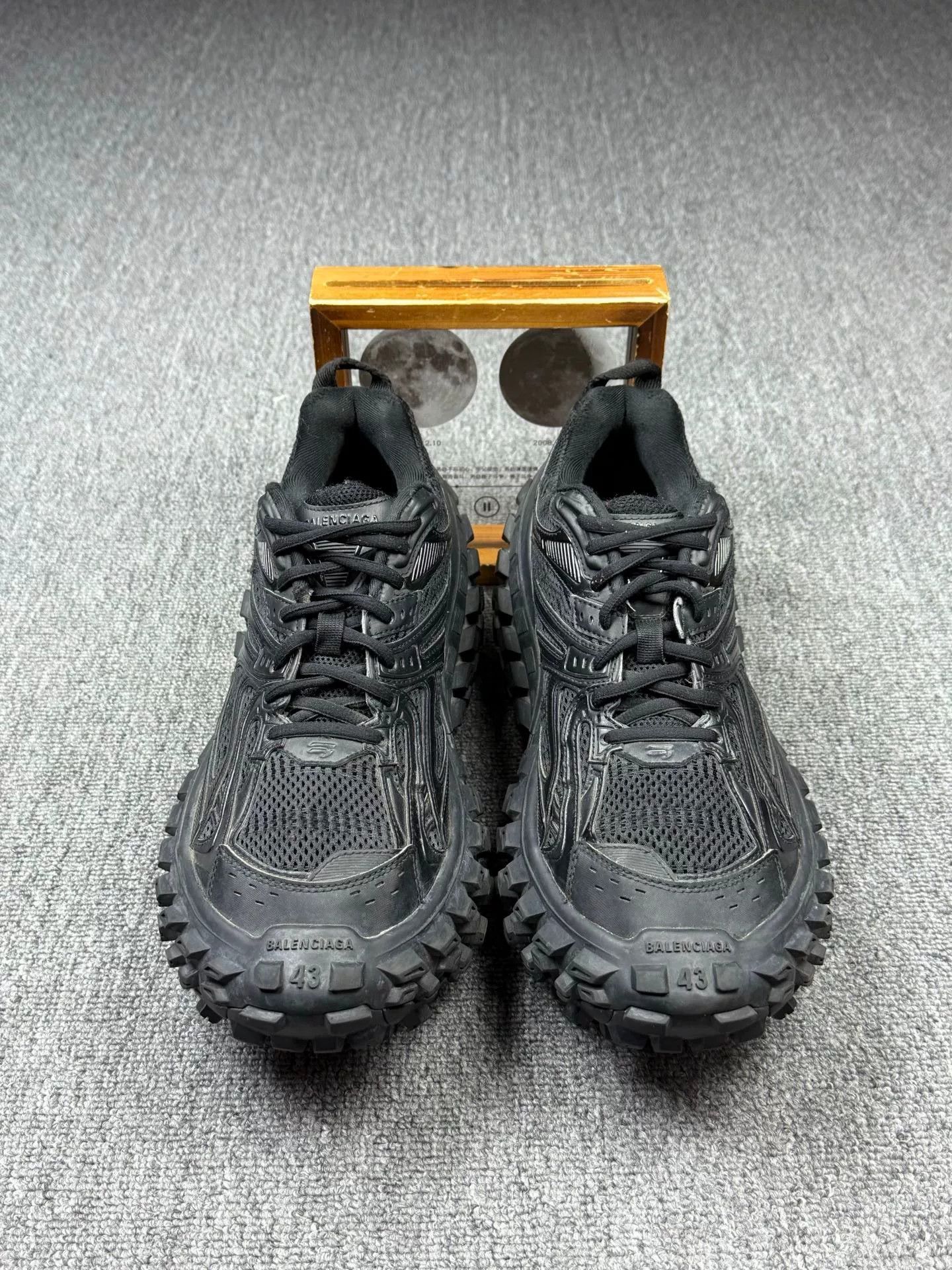 Balenciaga Balenciaga Black Lowtop Sneakers 10 Men Size US 10 / EU 43 - 4 Thumbnail