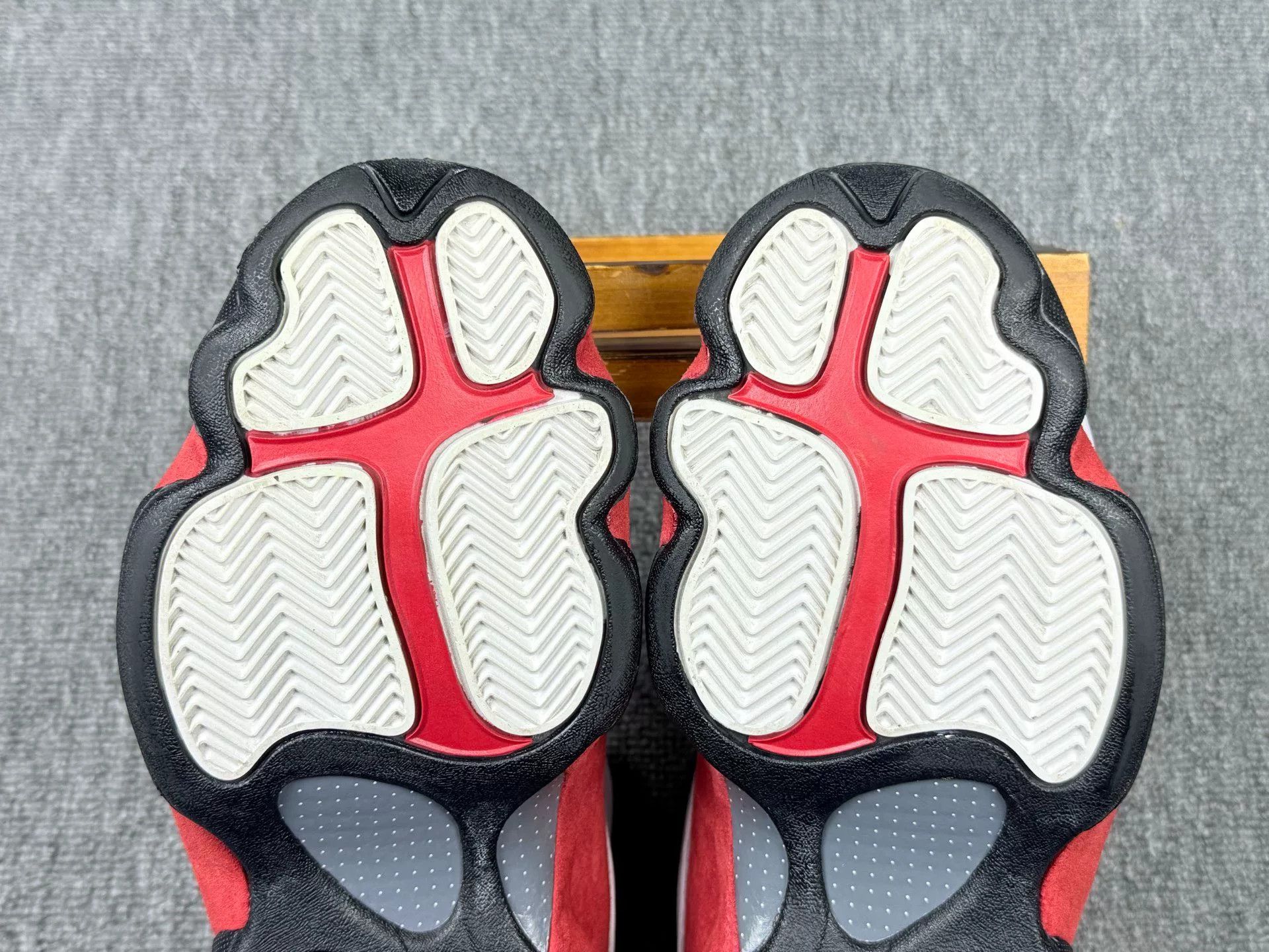 Nike Nike AJ13 Red Lowtop Sneakers 9 Men Size US 9 / EU 42 - 7 Thumbnail