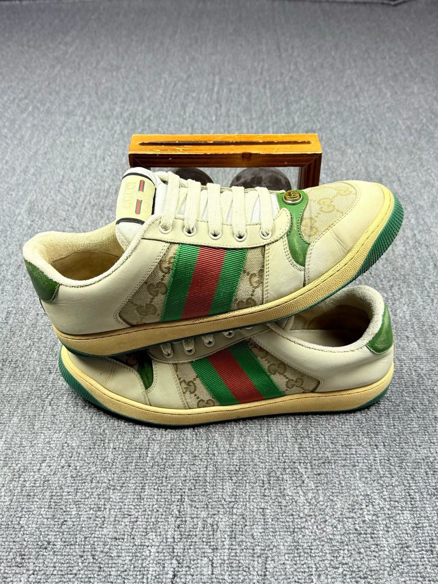 Gucci Gucci Distressed Green Lowtop Sneakers 10 Men Size US 10 / EU 43 - 2 Thumbnail