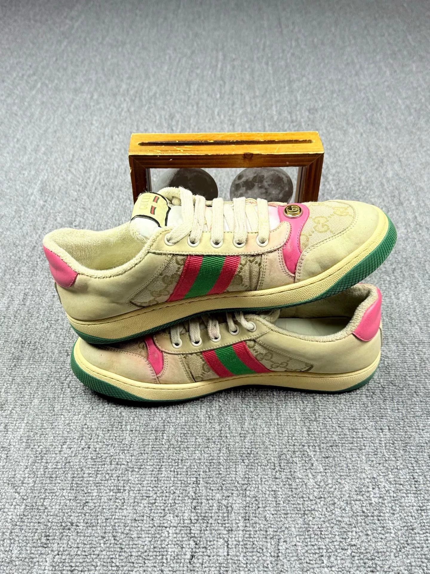 Gucci Gucci Distressed Lowtop Sneakers 7 Men Size US 7 / EU 40 - 3 Thumbnail