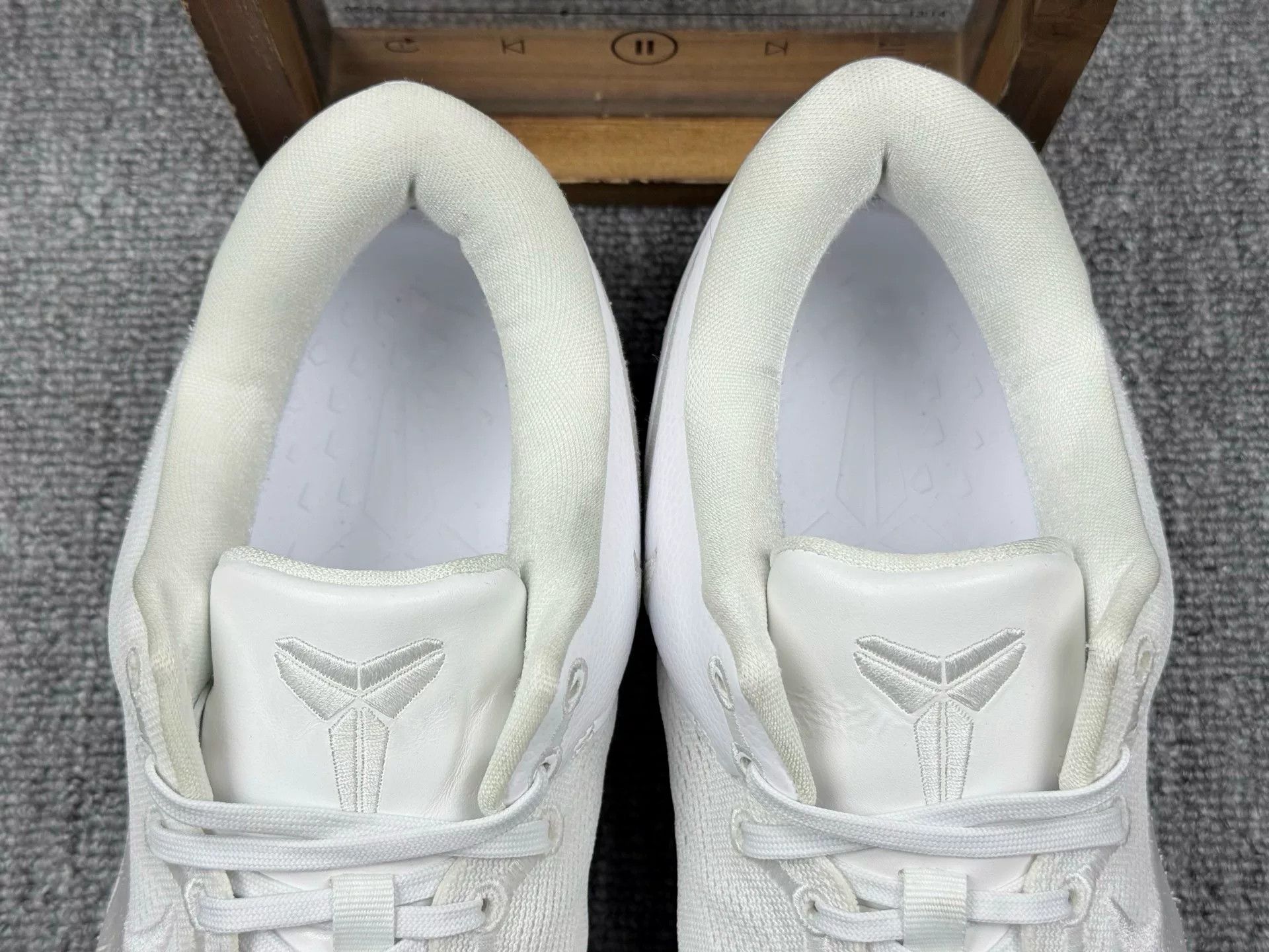 Nike Nike KOBE8 White Lowtop Sneakers 13 Men Size US 13 / EU 46 - 9 Thumbnail