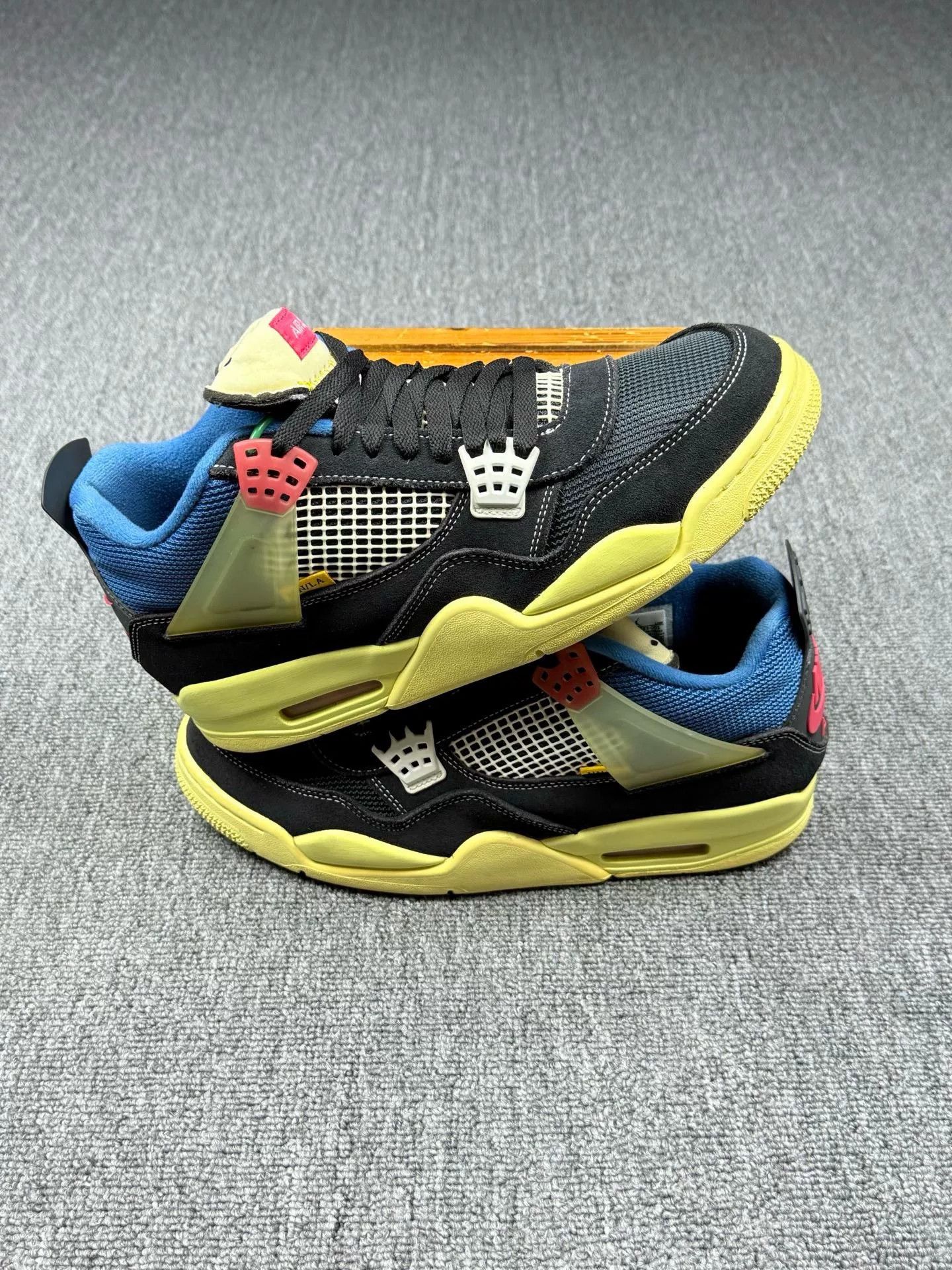 Nike Nike AJ4 Blue Lowtop Sneakers 11 Men Size US 11 / EU 44 - 2 Thumbnail