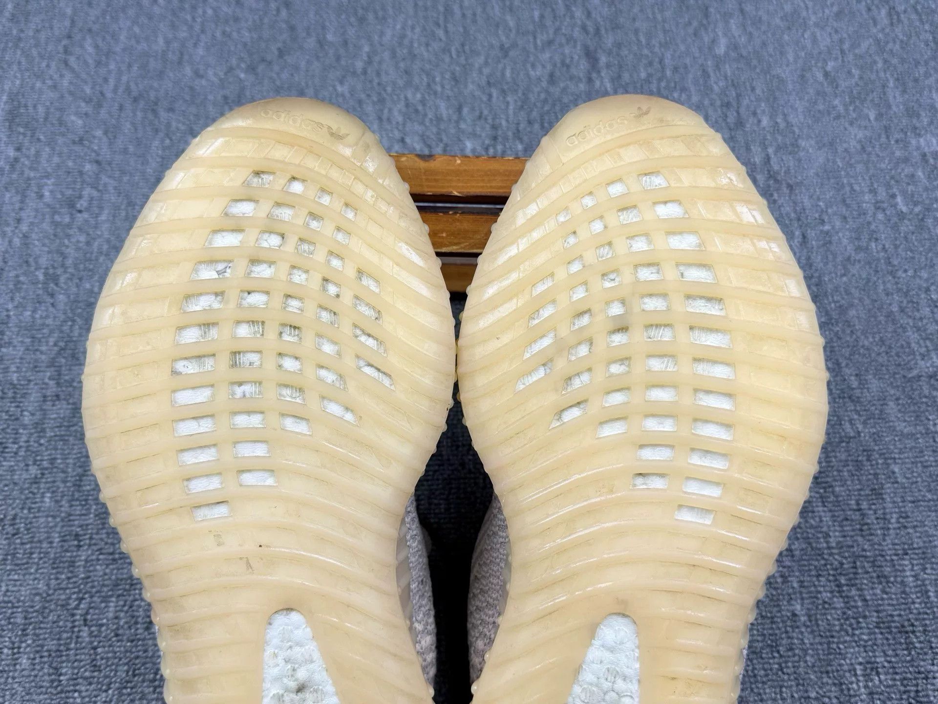 Adidas Adidas YEEZY350 White Lowtop Sneakers 13 Men Size US 13 / EU 46 - 7 Thumbnail