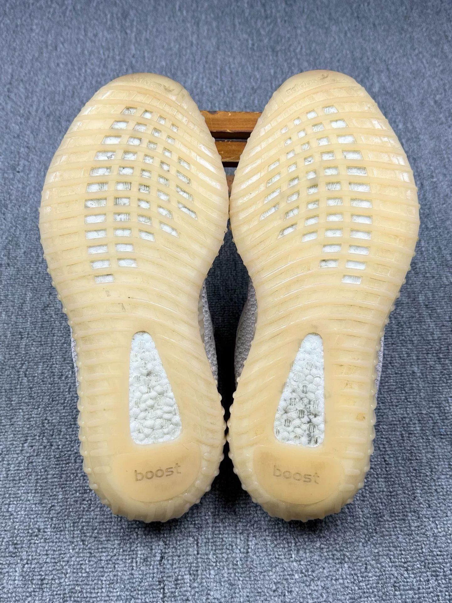 Adidas Adidas YEEZY350 White Lowtop Sneakers 13 Men Size US 13 / EU 46 - 6 Thumbnail