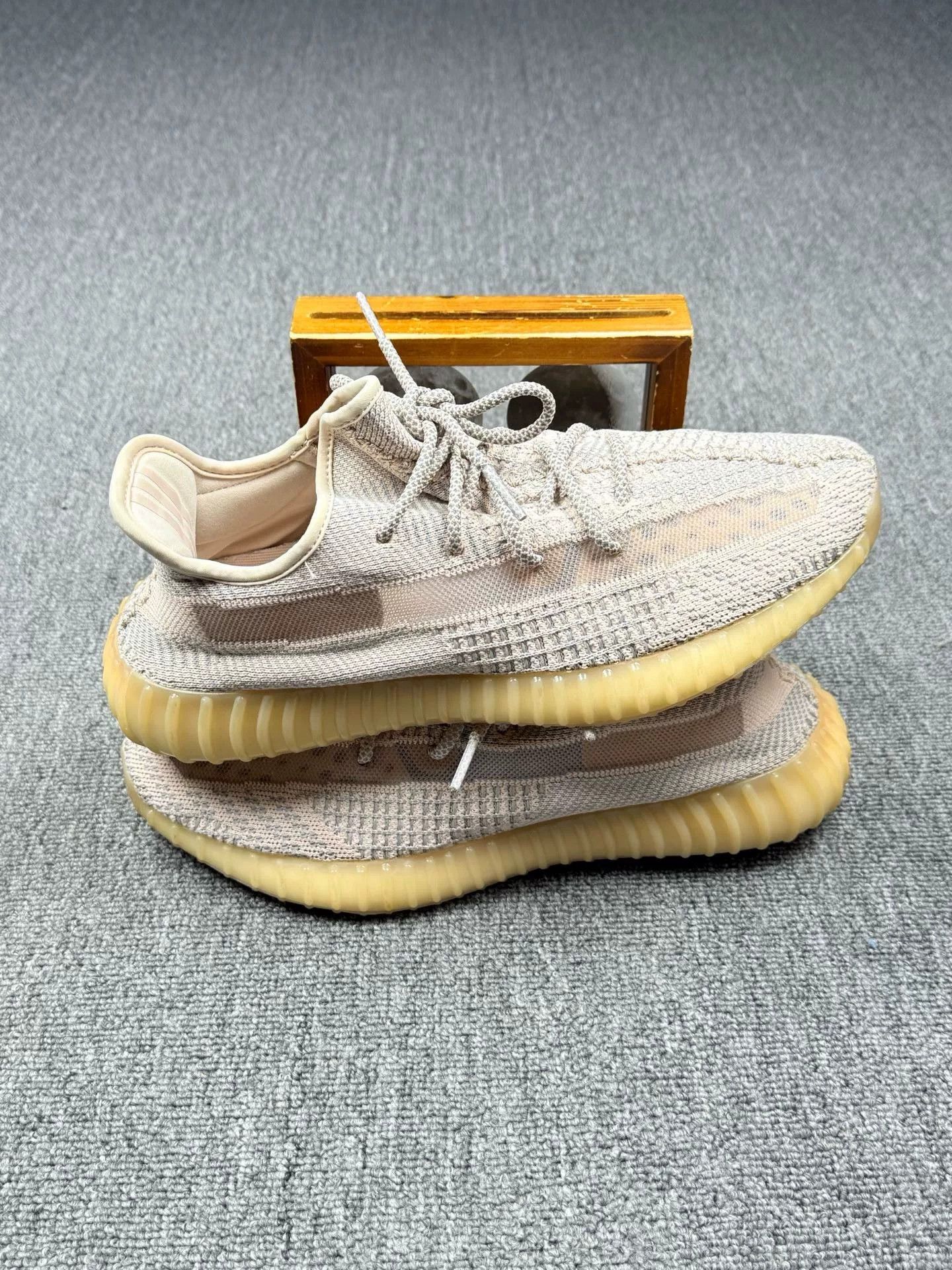 Adidas Adidas YEEZY350 White Lowtop Sneakers 13 Men Size US 13 / EU 46 - 2 Thumbnail