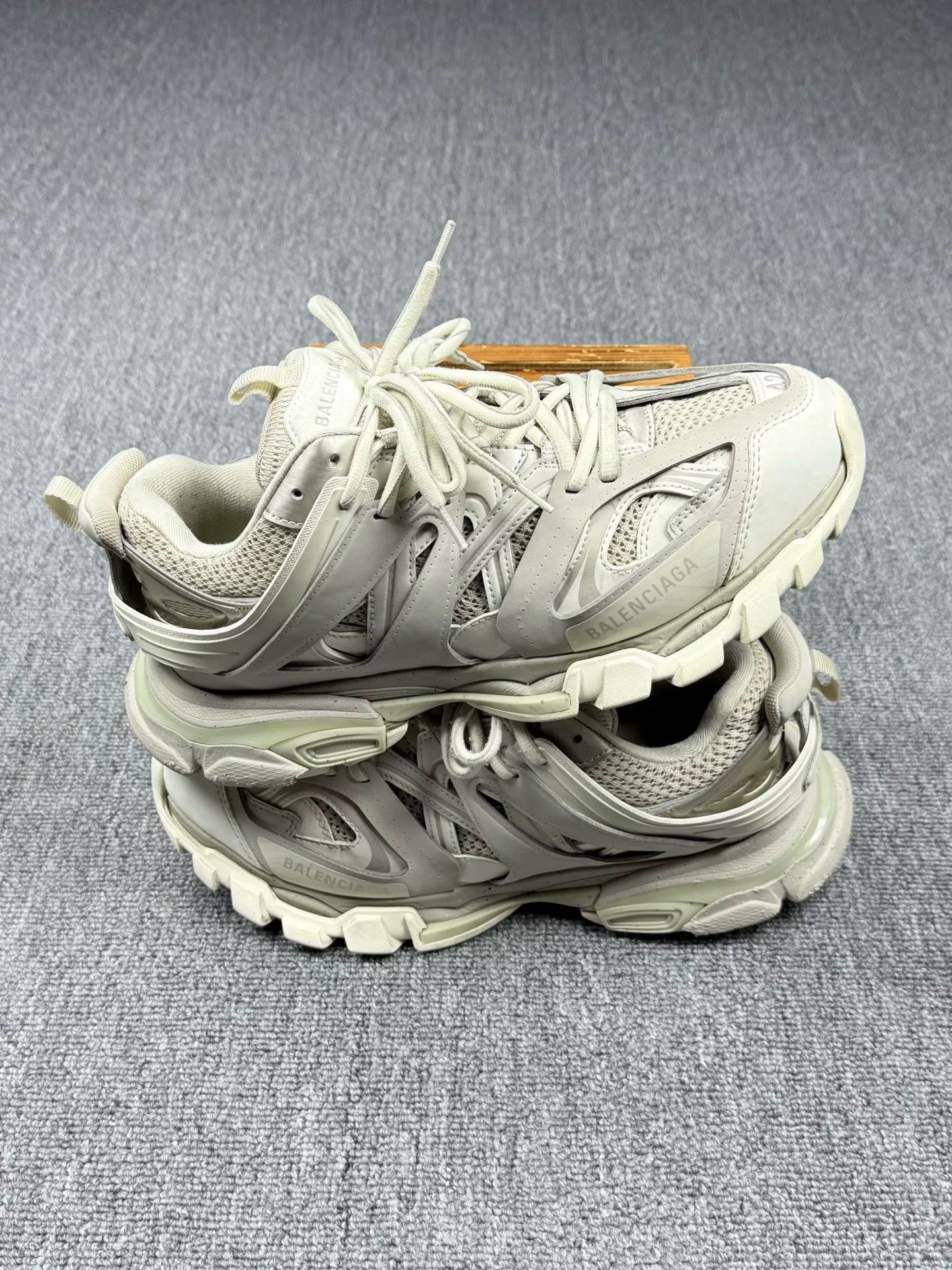 Balenciaga Balenciaga Multi Lowtop Sneakers 9 Men Size US 9 / EU 42 - 2 Thumbnail
