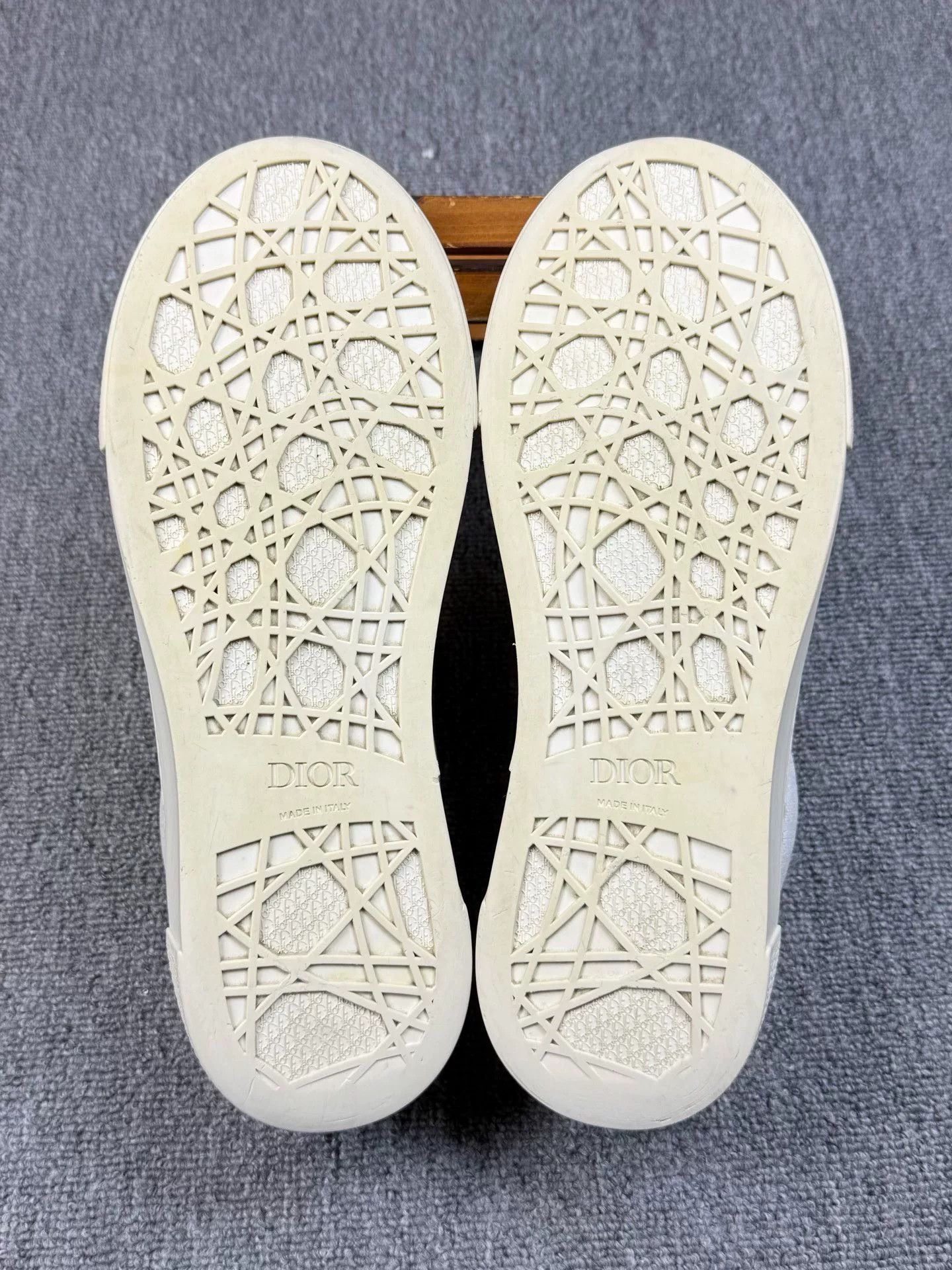 Dior Dior White Lowtop Sneakers 8 Men Size US 8 / EU 41 - 6 Thumbnail