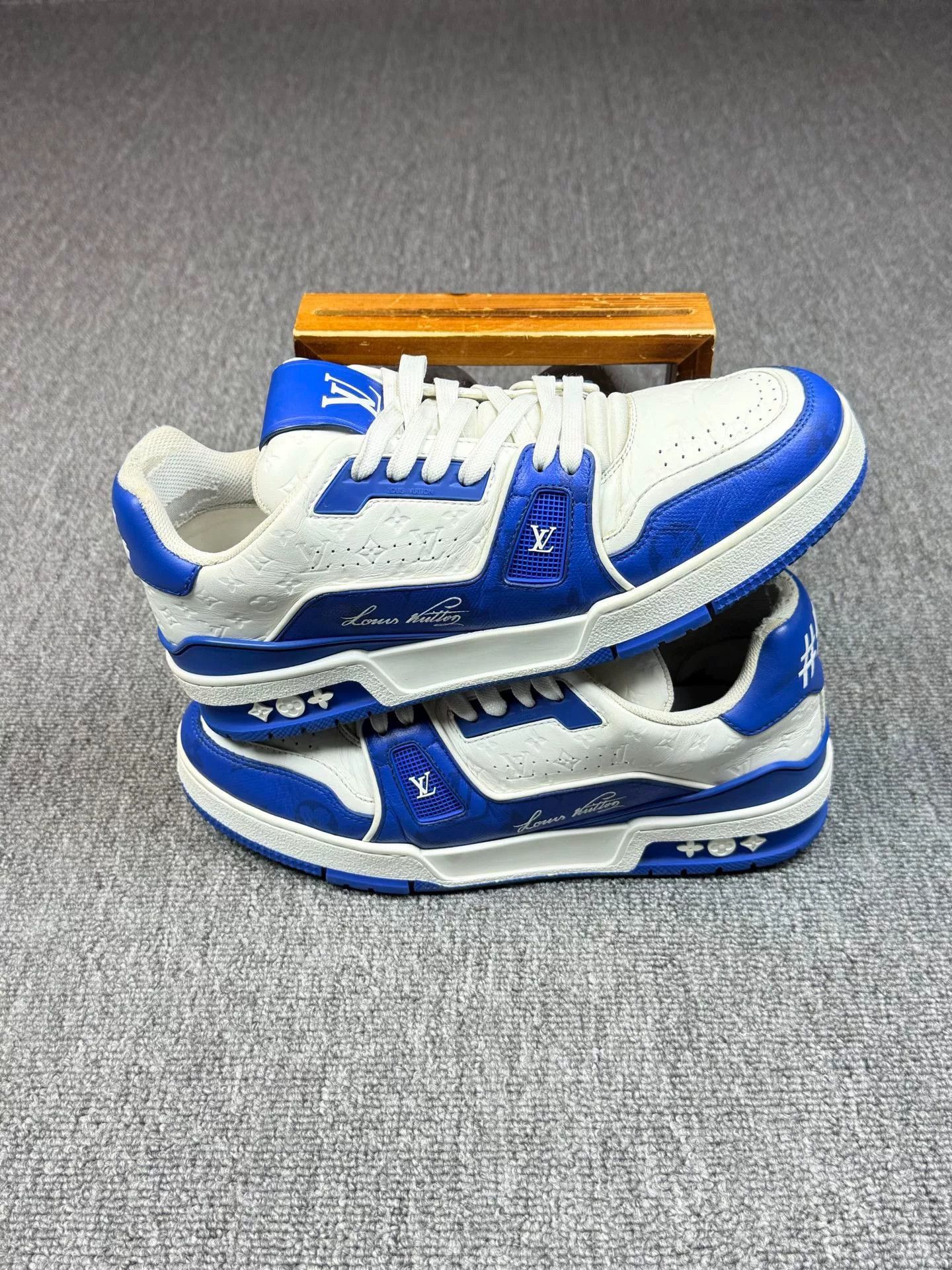 Louis Vuitton Louis Vuitton Training Blue Lowtop Sneakers 7 Men Size US 7 / EU 40 - 2 Thumbnail