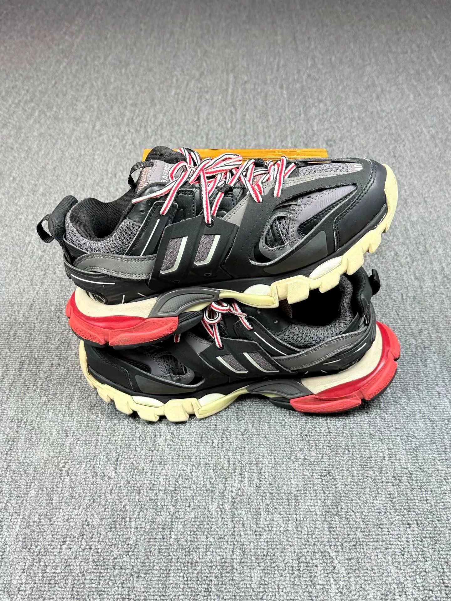 Balenciaga Balenciaga Black Lowtop Sneakers 7 Men Size US 7 / EU 40 - 3 Thumbnail