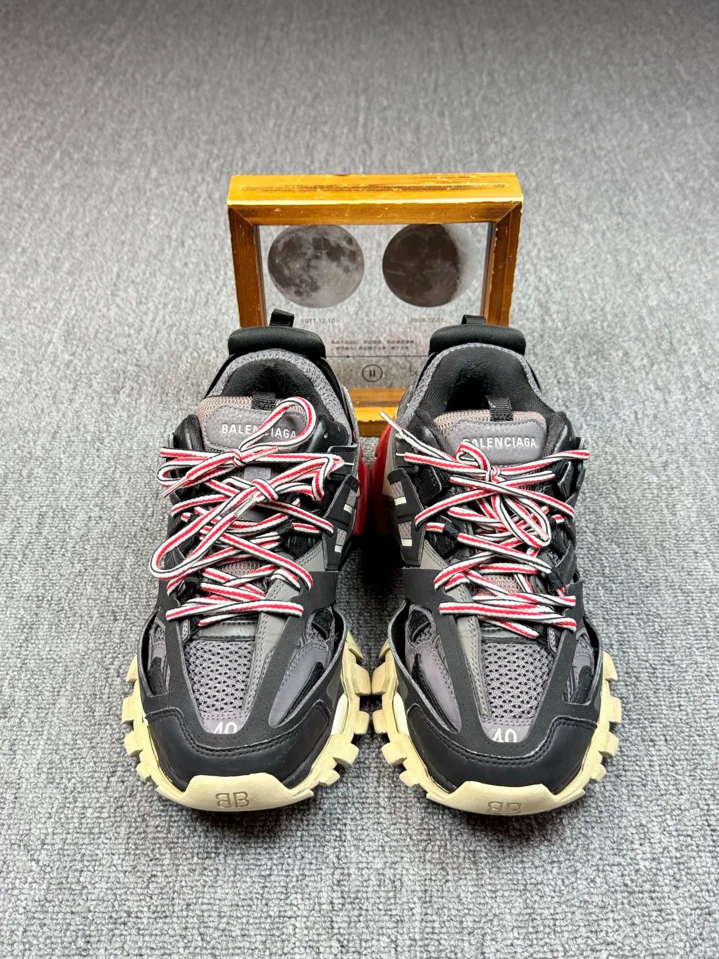 Balenciaga Balenciaga Black Lowtop Sneakers 7 Men Size US 7 / EU 40 - 4 Thumbnail