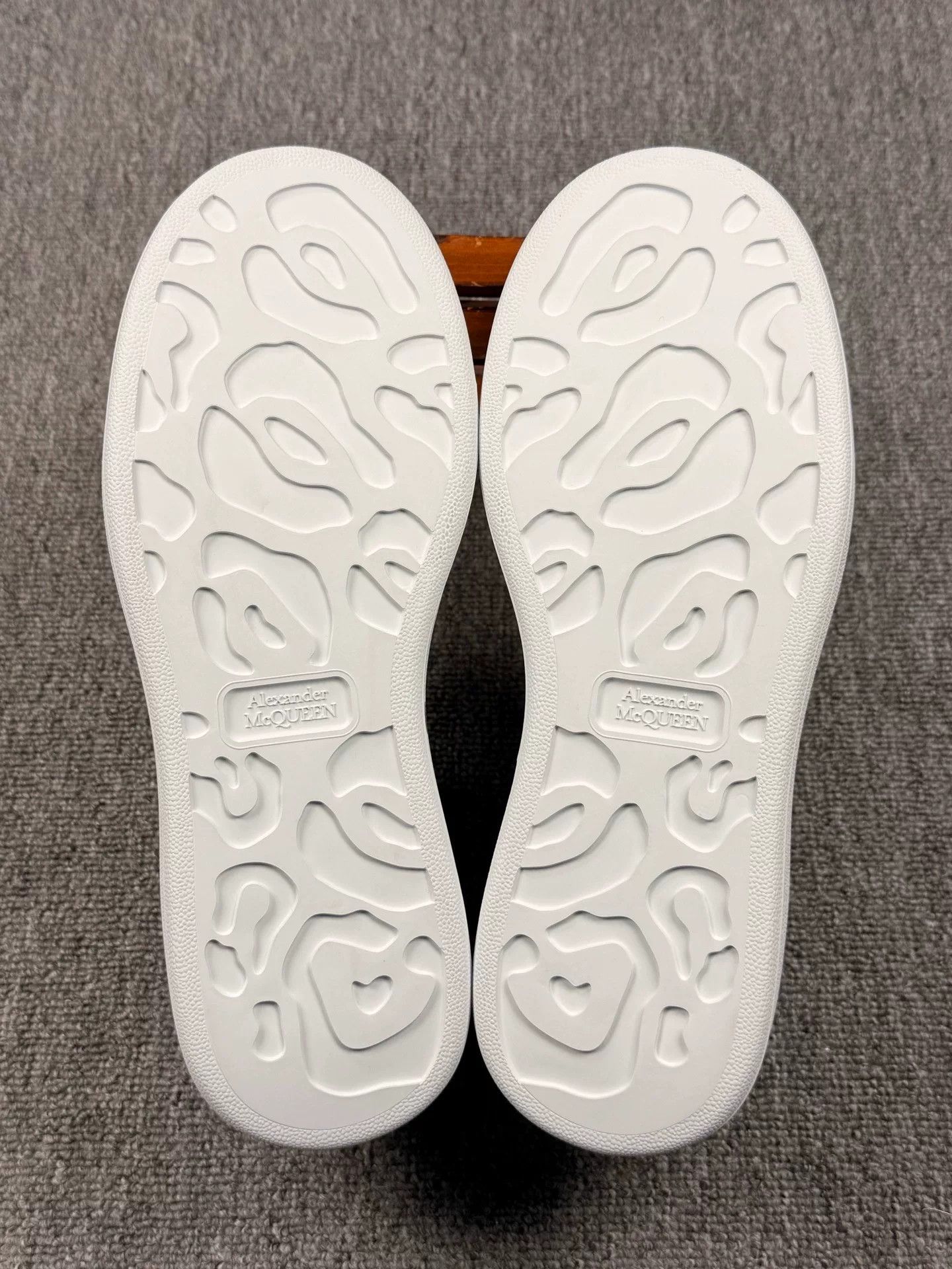 Alexander McQueen Alexander McQueen Multi Lowtop Sneakers it_40 Women Size US 10 / IT 40 - 6 Thumbnail
