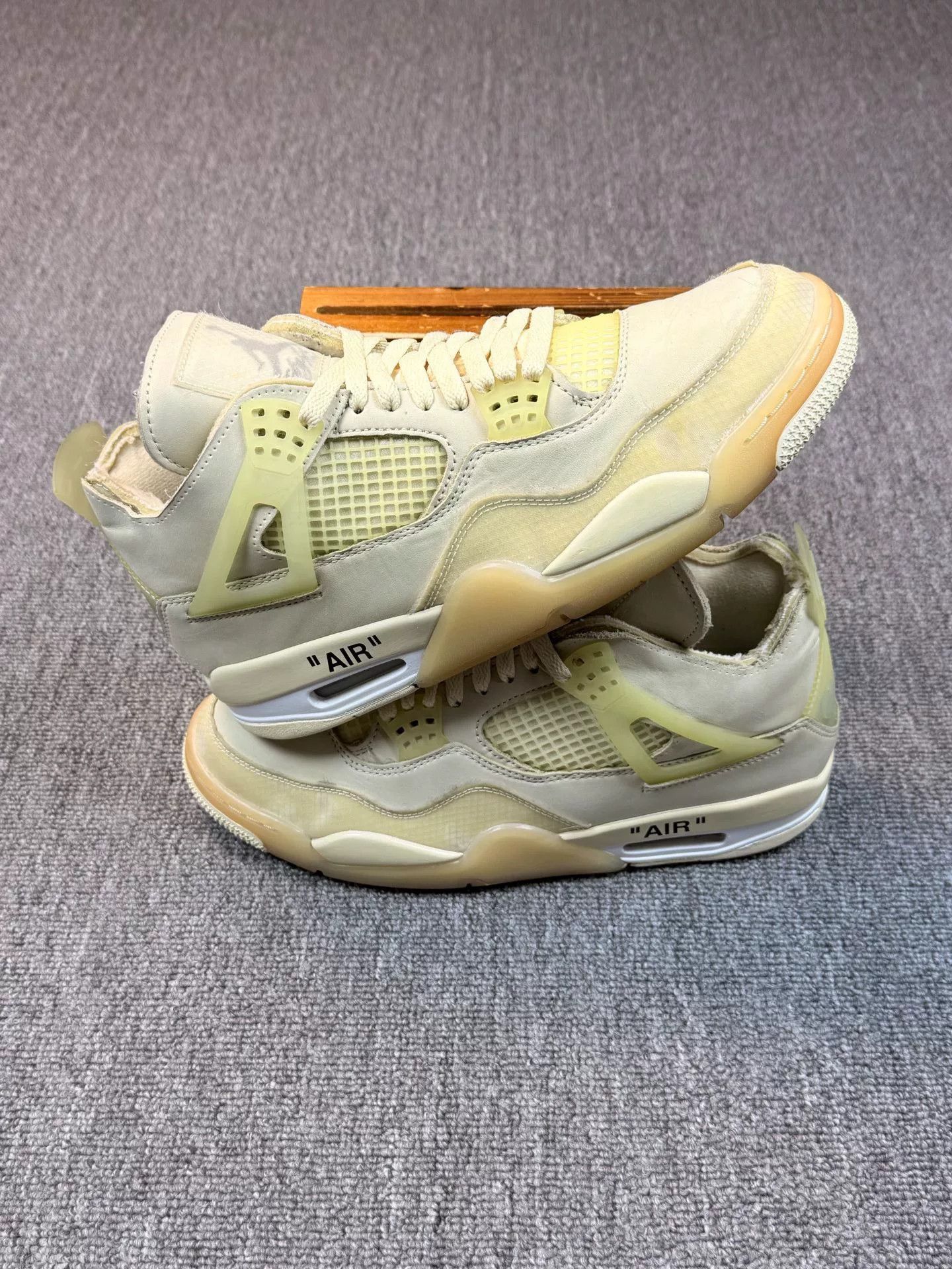 Nike Nike AJ4 White Lowtop Sneakers 10 Men Size US 10 / EU 43 - 2 Thumbnail