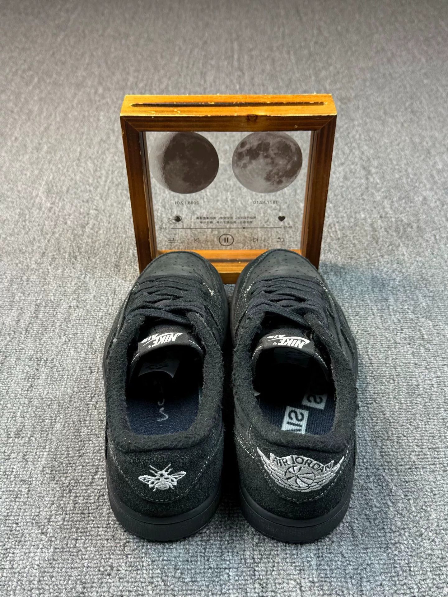Nike Nike AJ1 Black Lowtop Sneakers 8 Men Size US 8 / EU 41 - 5 Thumbnail