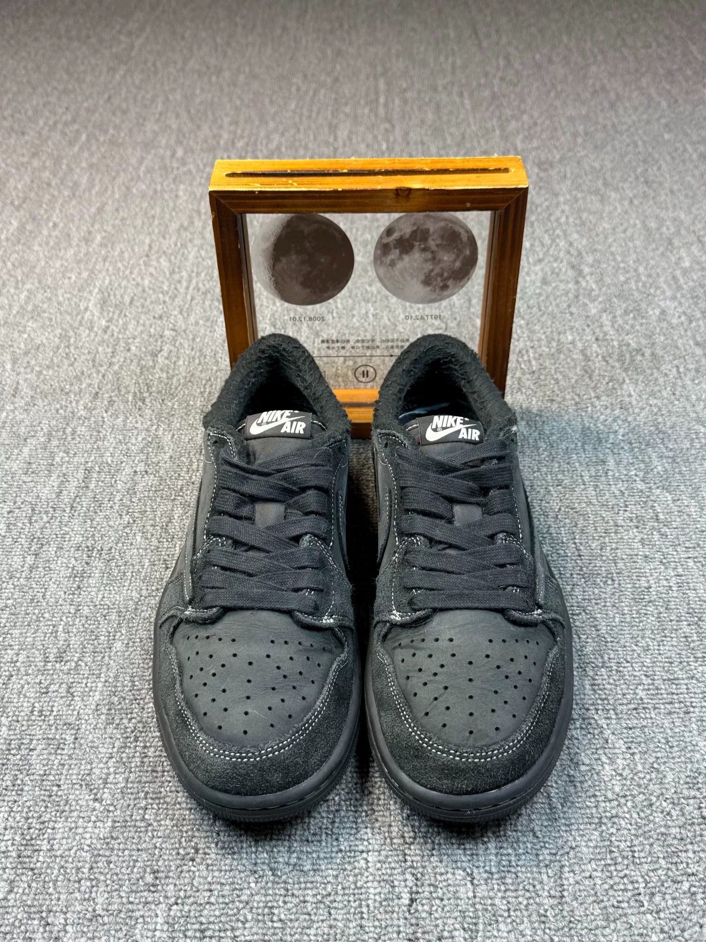 Nike Nike AJ1 Black Lowtop Sneakers 8 Men Size US 8 / EU 41 - 4 Thumbnail