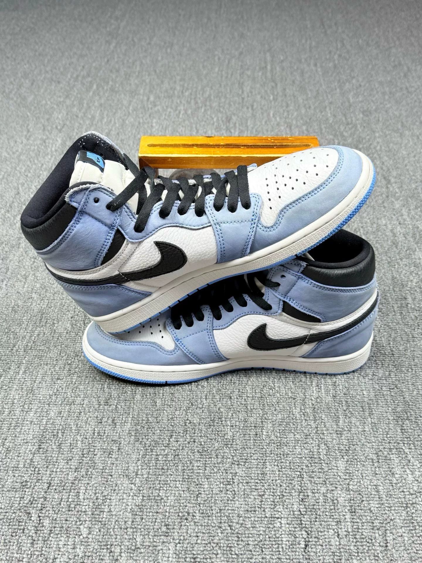 Nike Nike AJ1 Blue Lowtop Sneakers 10 Men Size US 10 / EU 43 - 3 Thumbnail