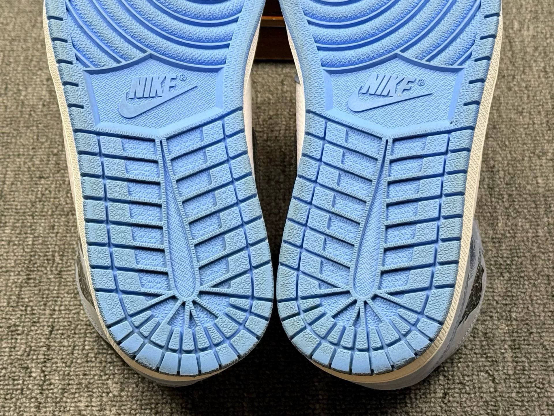 Nike Nike AJ1 Blue Lowtop Sneakers 10 Men Size US 10 / EU 43 - 8 Thumbnail