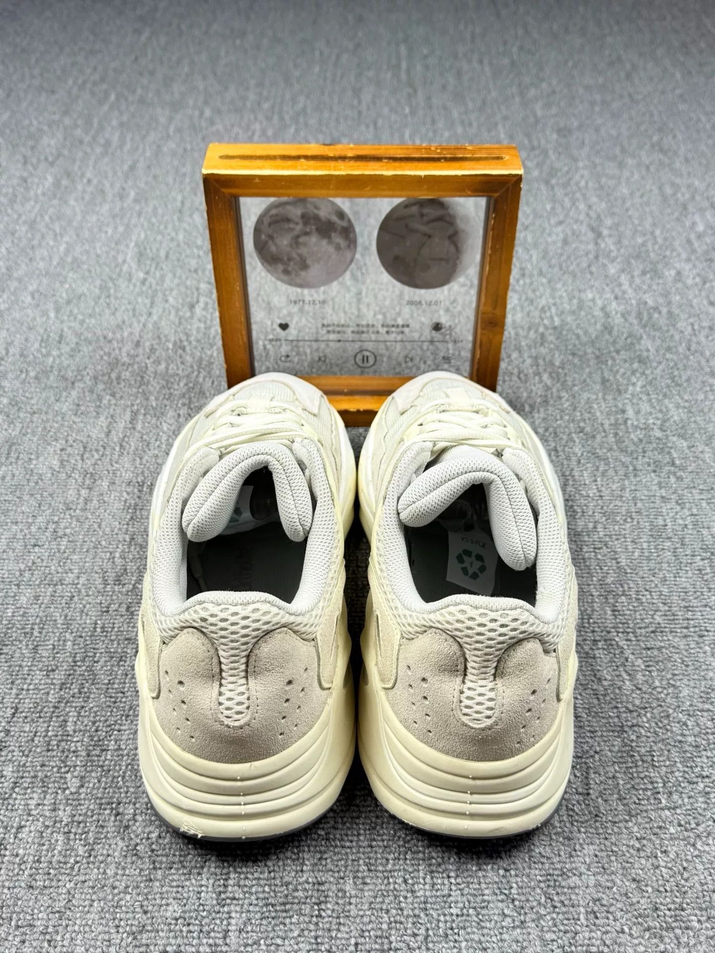 Adidas Adidas YEEZY700 White Lowtop Sneakers 11 Men Size US 11 / EU 44 - 5 Thumbnail