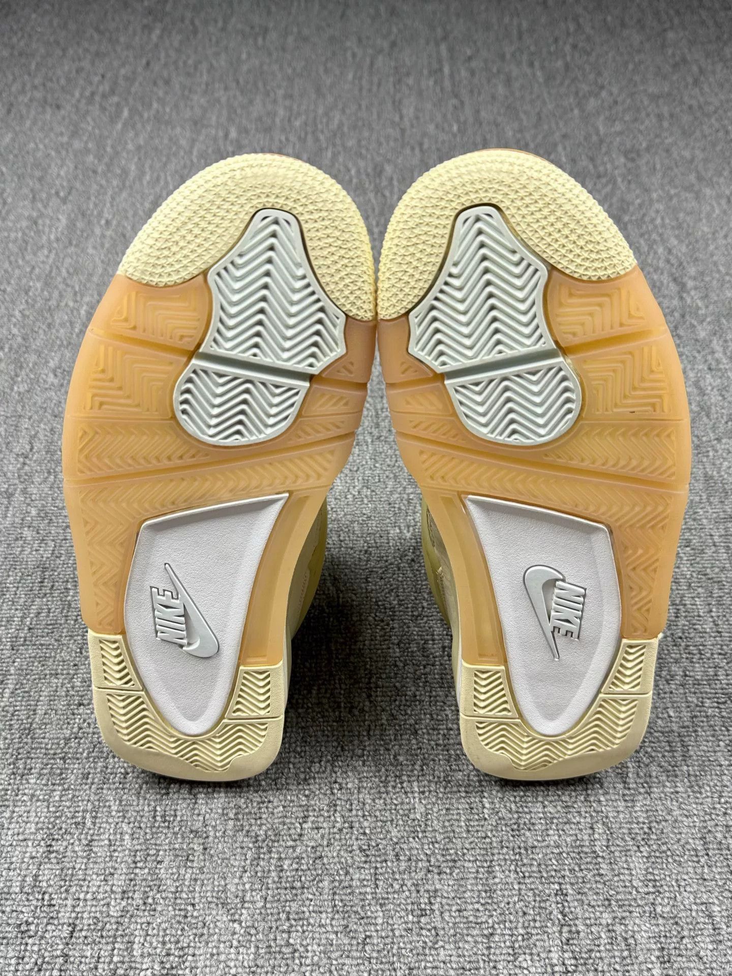 Nike Nike AJ4 White Lowtop Sneakers 9 Men Size US 9 / EU 42 - 6 Thumbnail