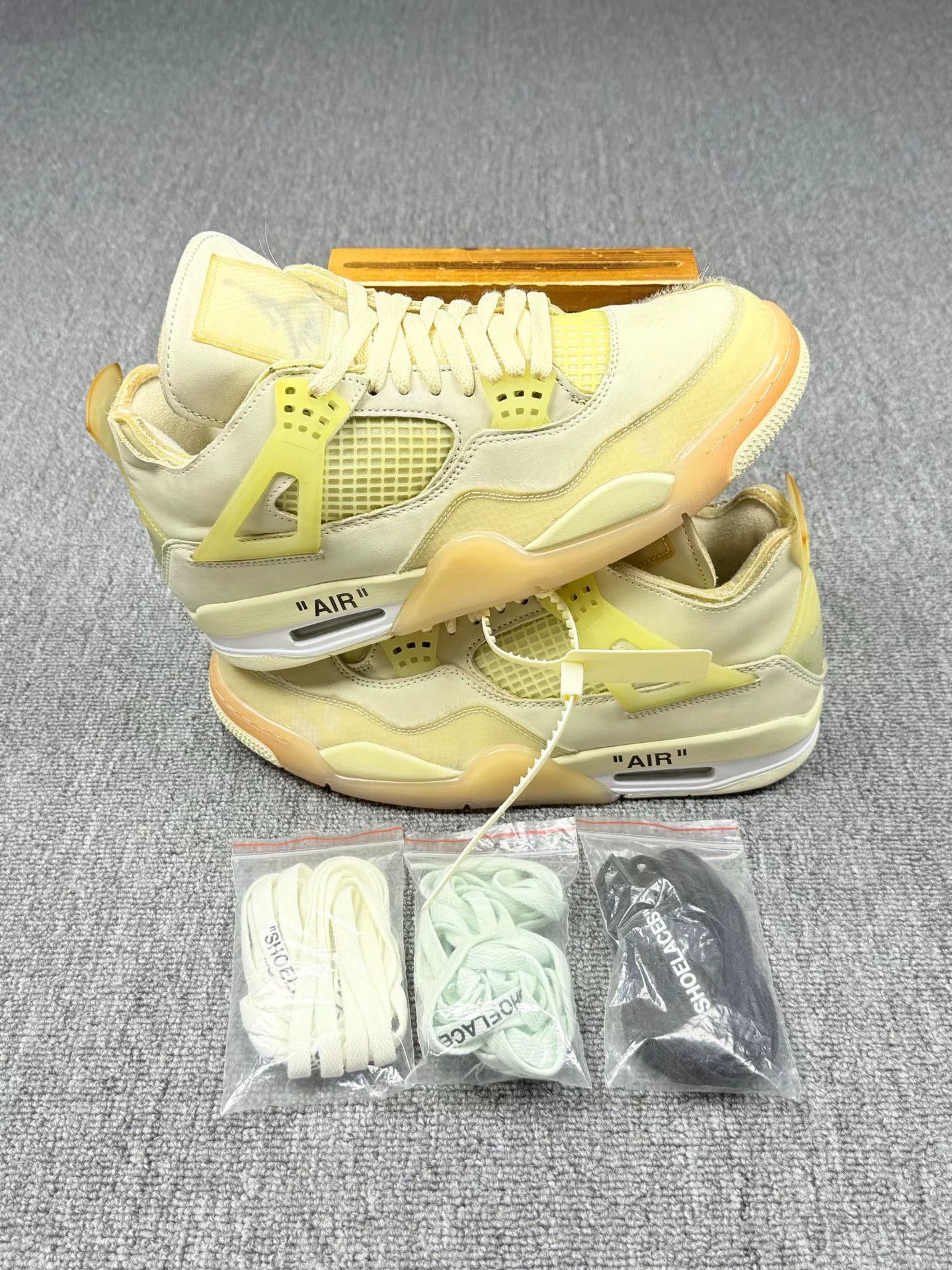 Nike Nike AJ4 White Lowtop Sneakers 9 Men Size US 9 / EU 42 - 2 Thumbnail
