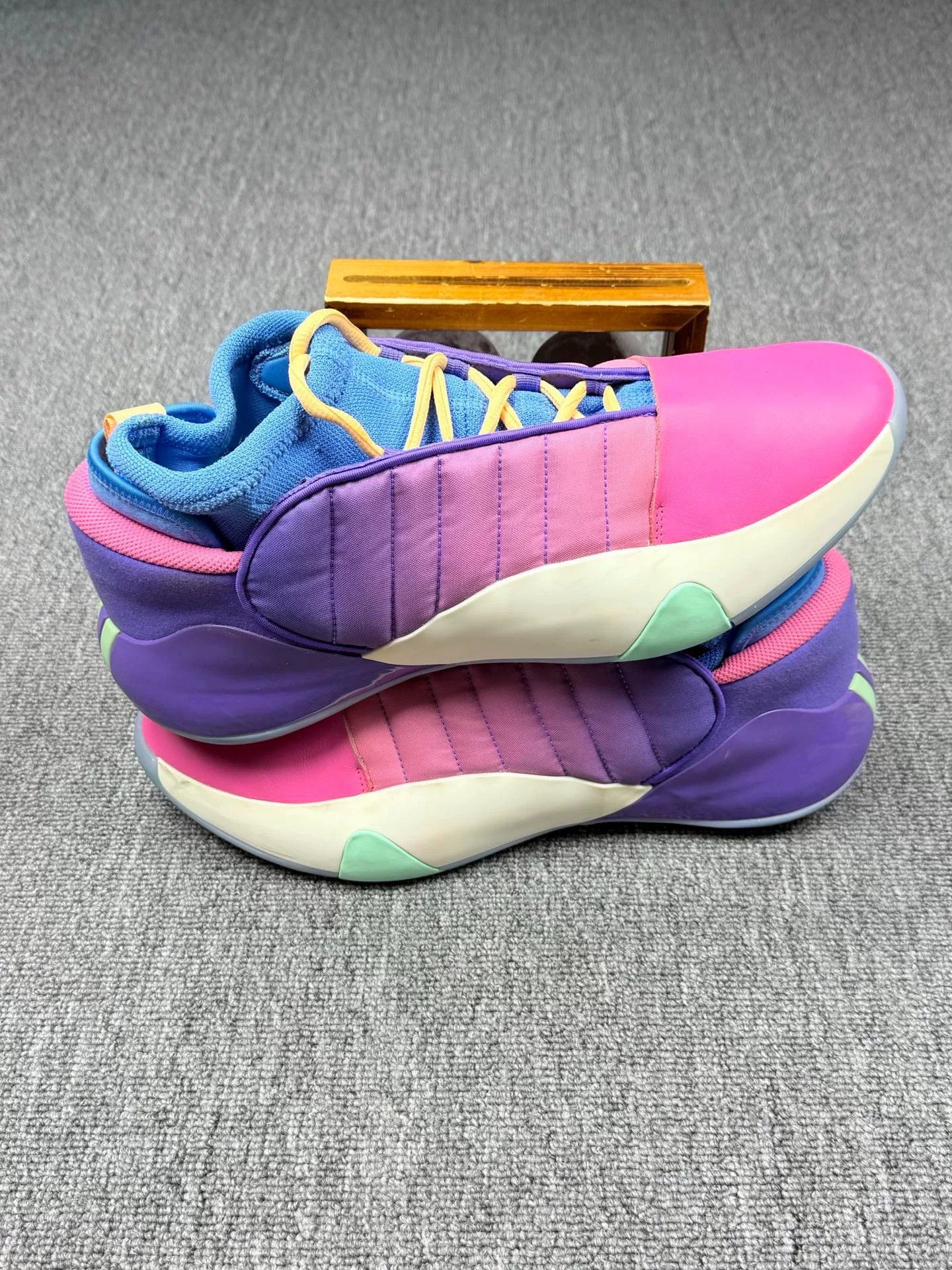 Adidas Adidas Rainbow Multi Lowtop Sneakers 14 Men Size US 14 / EU 47 - 2 Thumbnail