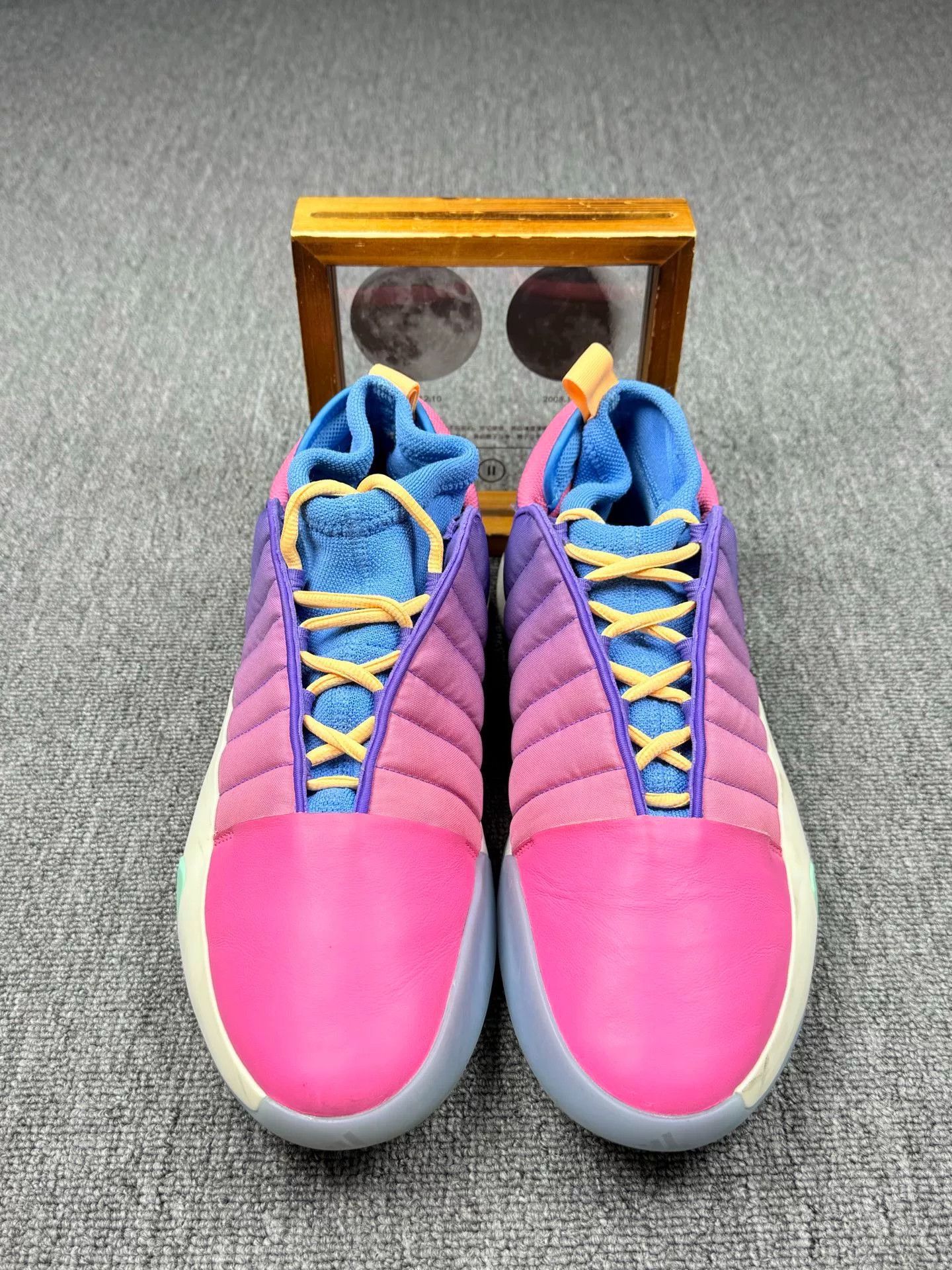 Adidas Adidas Rainbow Multi Lowtop Sneakers 14 Men Size US 14 / EU 47 - 4 Thumbnail