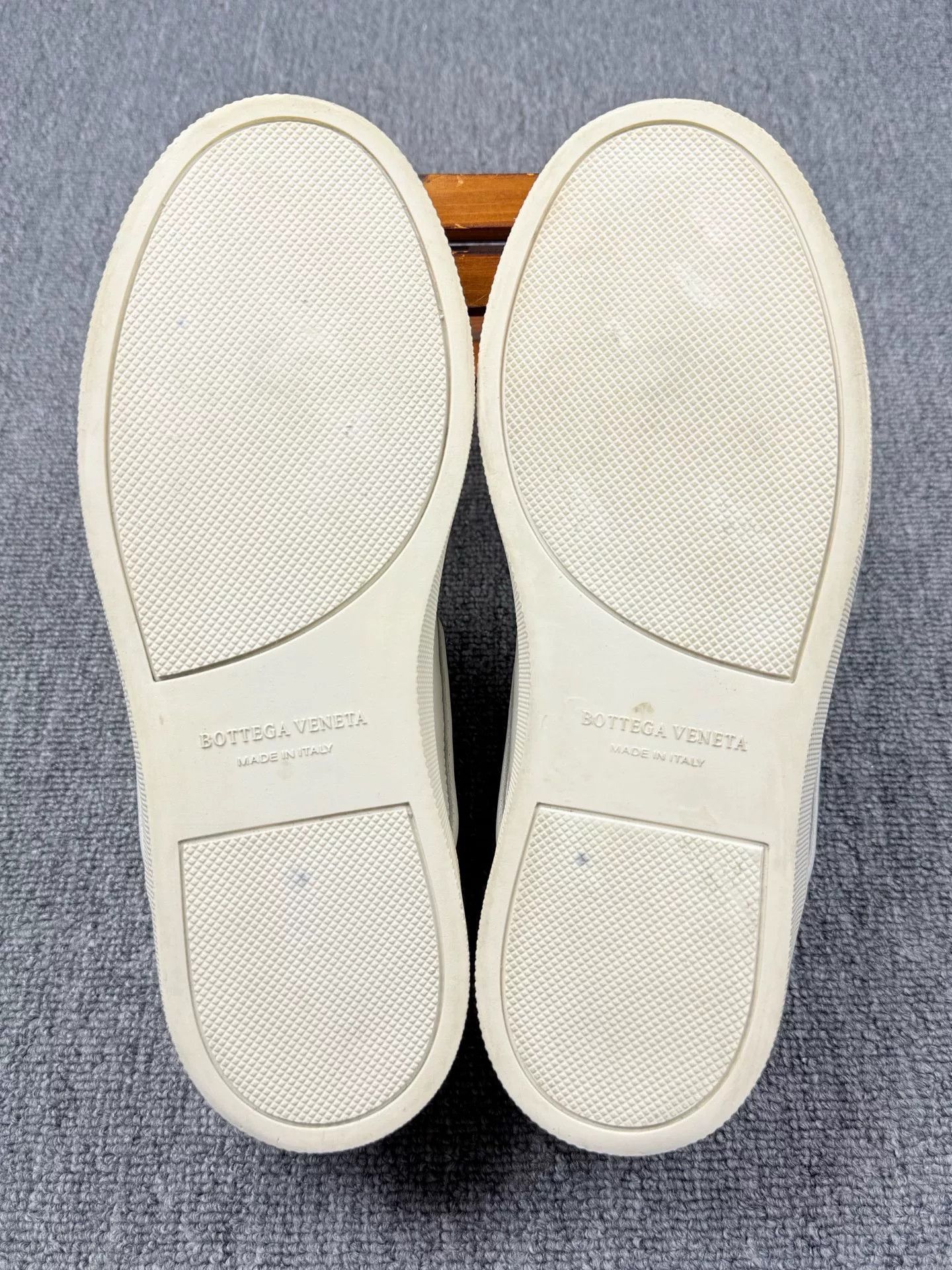 Bottega Veneta Bottega Veneta White Lowtop Sneakers 7 Men Size US 7 / EU 40 - 6 Thumbnail