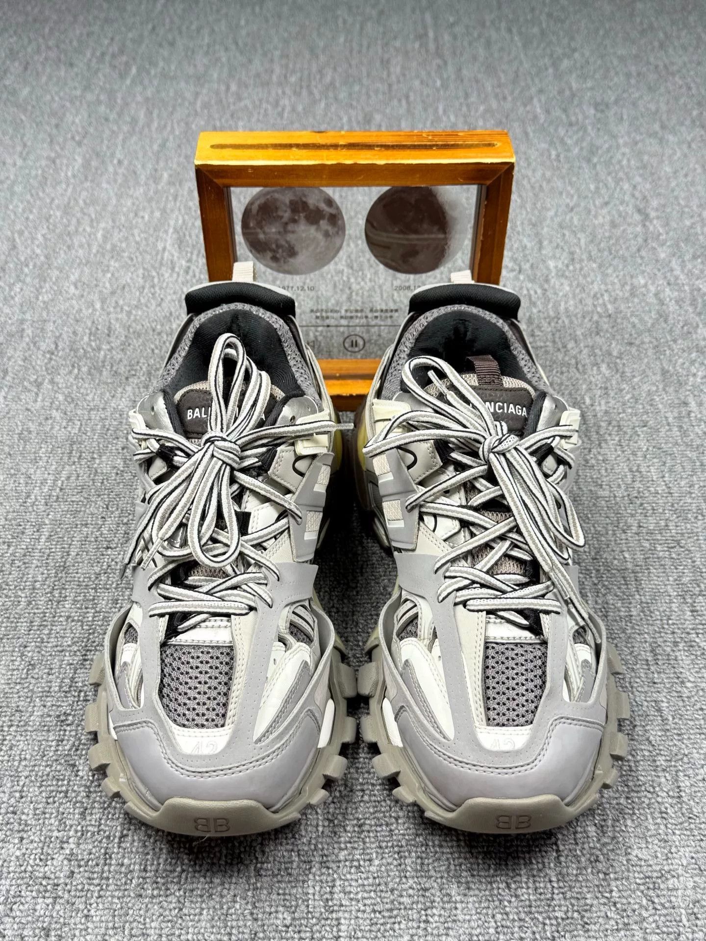 Balenciaga Balenciaga Gray Lowtop Sneakers 9 Men Size US 9 / EU 42 - 4 Thumbnail
