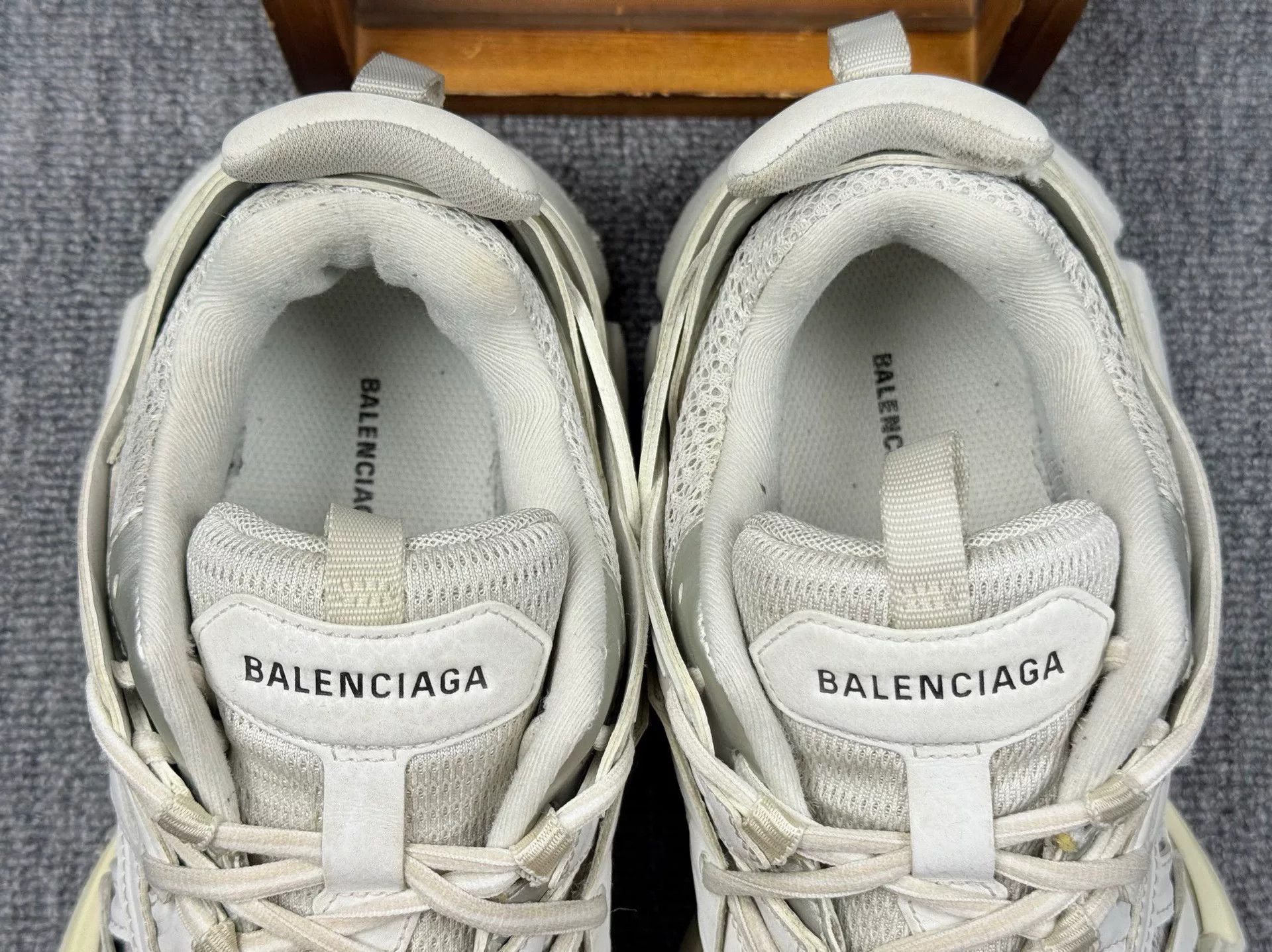 Balenciaga Balenciaga White Lowtop Sneakers 7 Men Size US 7 / EU 40 - 9 Thumbnail