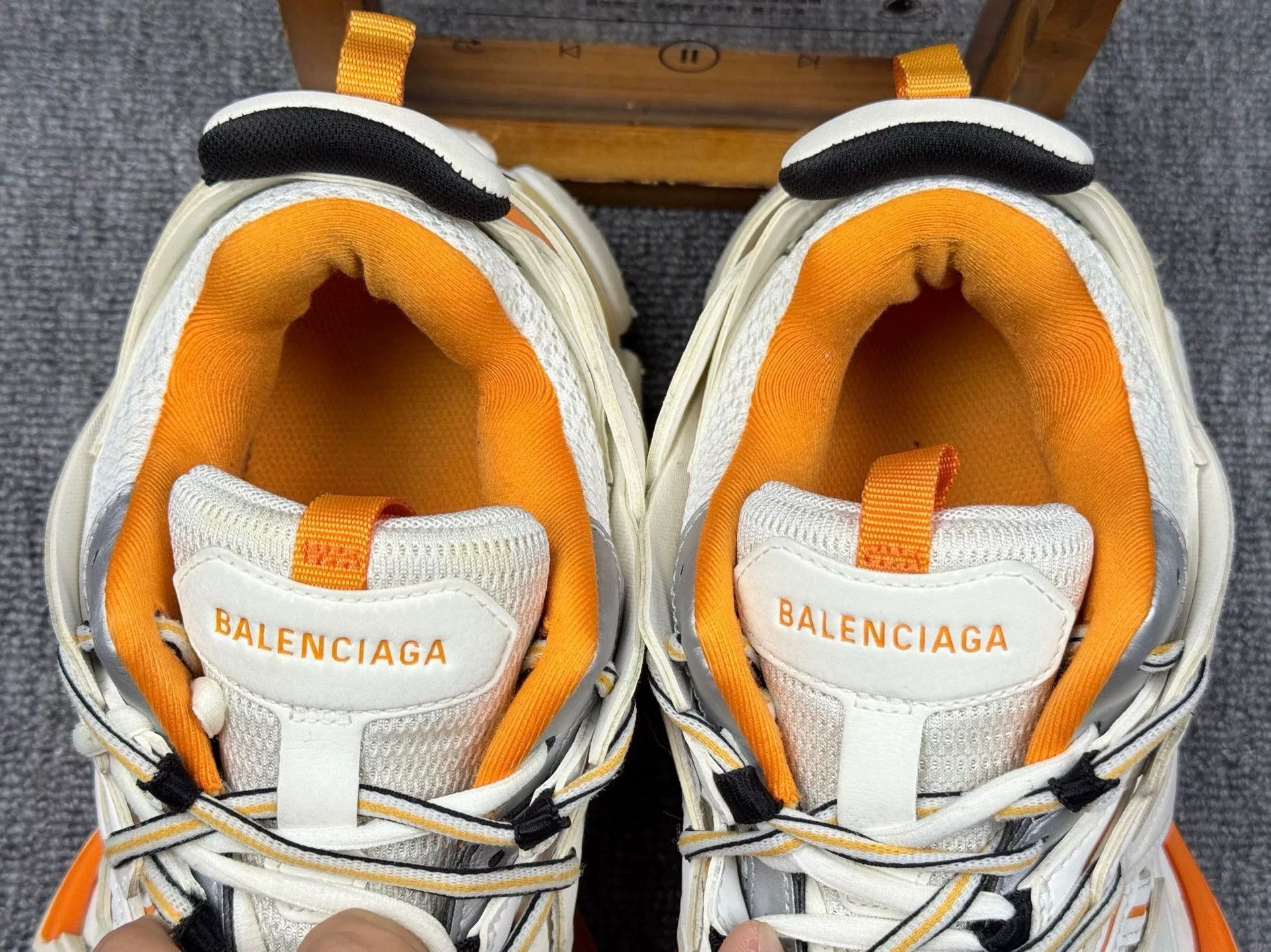 Balenciaga Balenciaga White Lowtop Sneakers 8 Men Size US 8 / EU 41 - 9 Thumbnail