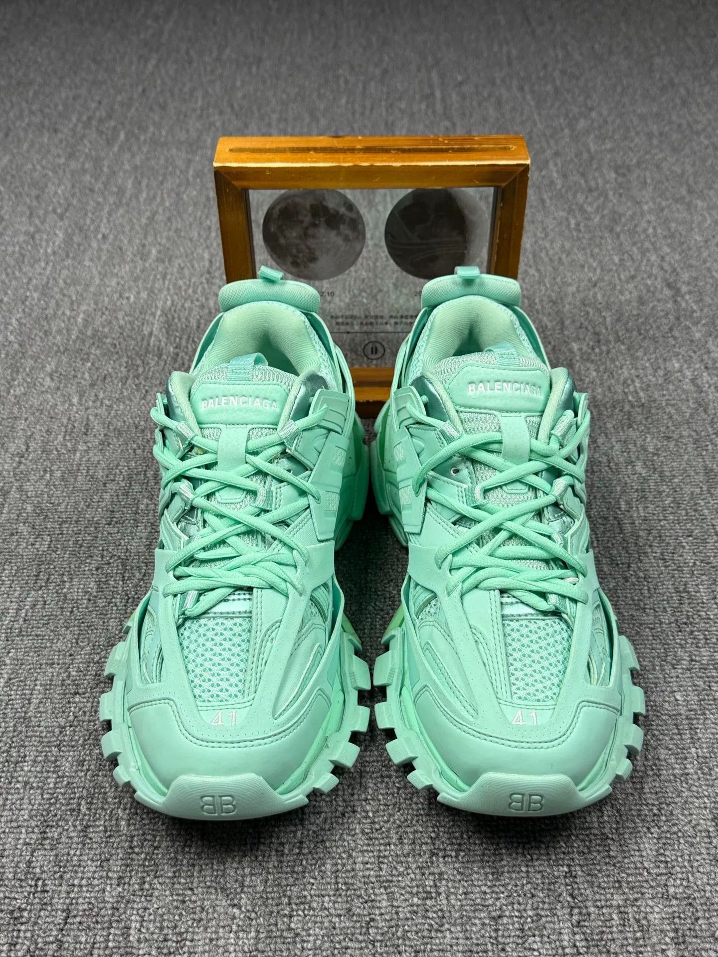 Balenciaga Balenciaga Green Lowtop Sneakers 8 Men Size US 8 / EU 41 - 4 Thumbnail