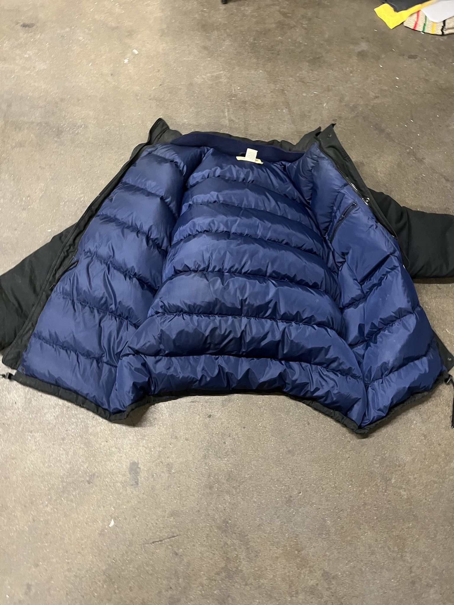 Eddie Bauer × Vintage Vintage 2000s Eddie Bauer Black Puffer Jacket Size XL Size US XL / EU 56 / 4 - 4 Thumbnail