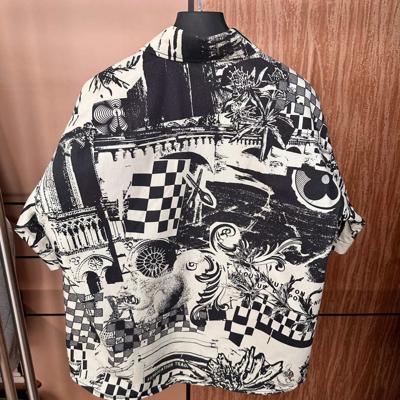 Louis Vuitton Louis Vuitton Comic Graffiti Denim Shirt XL Size US XL / EU 56 / 4 - 2 Thumbnail