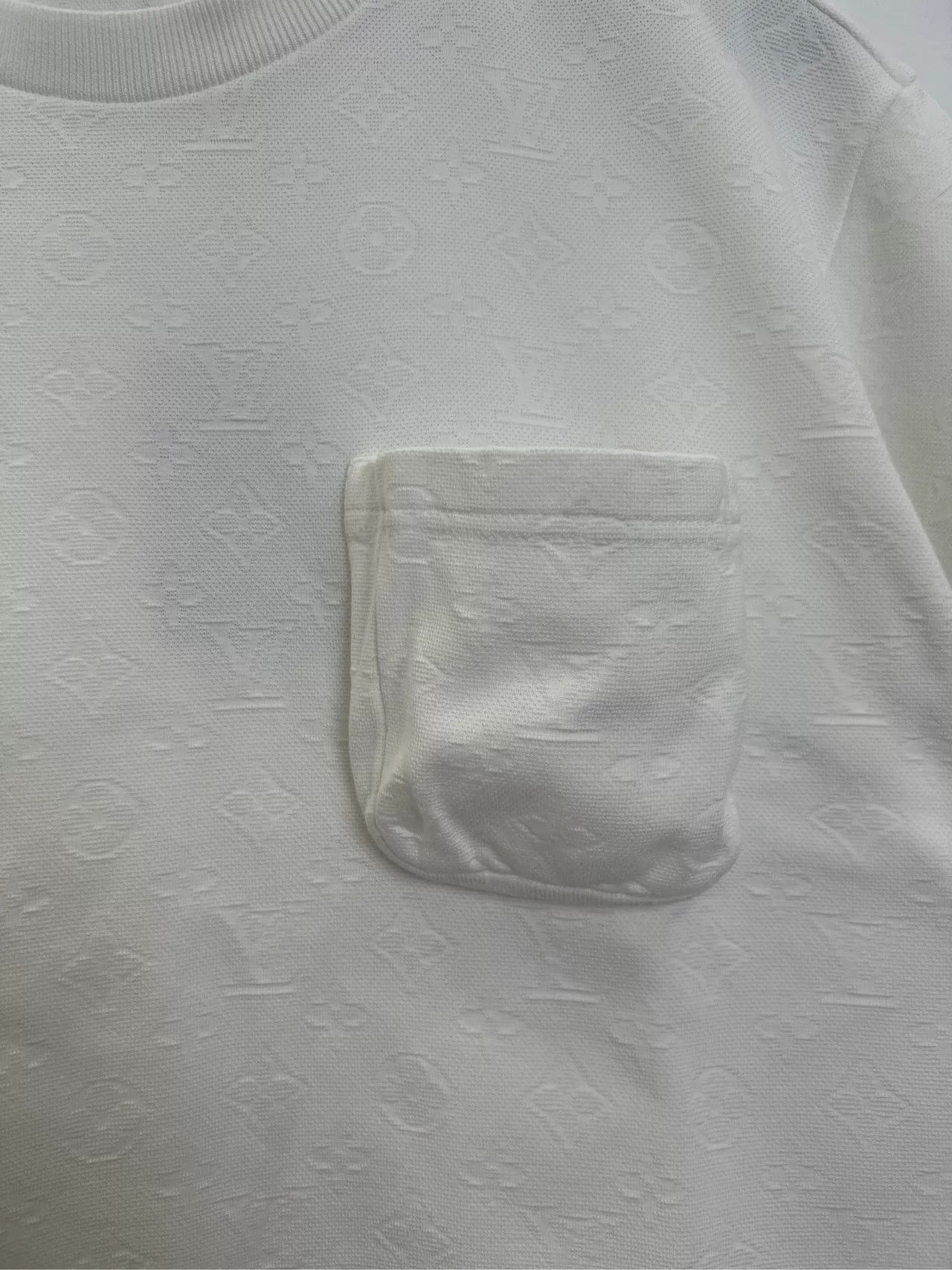 Louis Vuitton Louis Vuitton White Monogram Pocket T-shirt Size US S / EU 44-46 / 1 - 3 Thumbnail