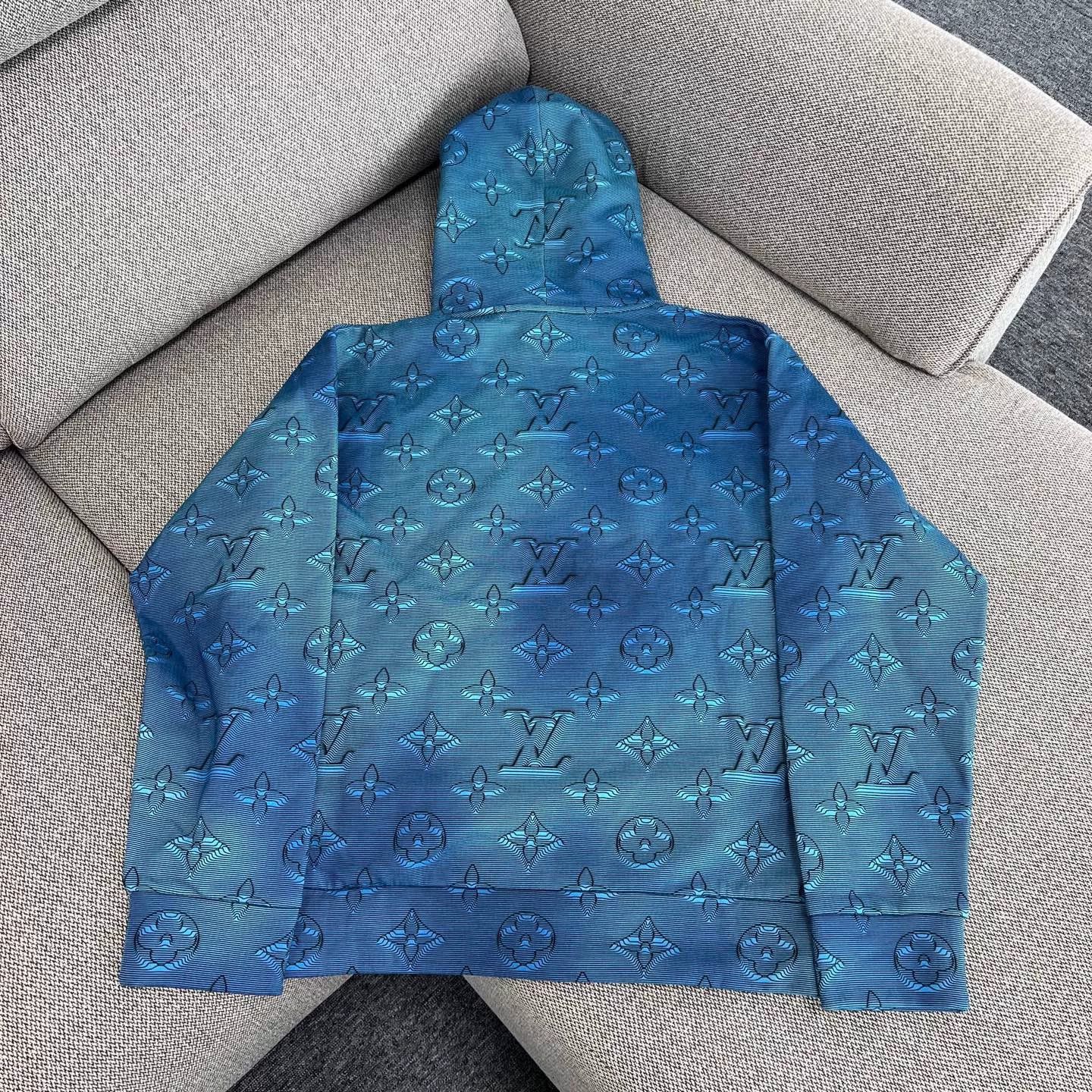 Louis Vuitton Louis Vuitton Logo Print Casual Hoodie Size US M / EU 48-50 / 2 - 2 Thumbnail