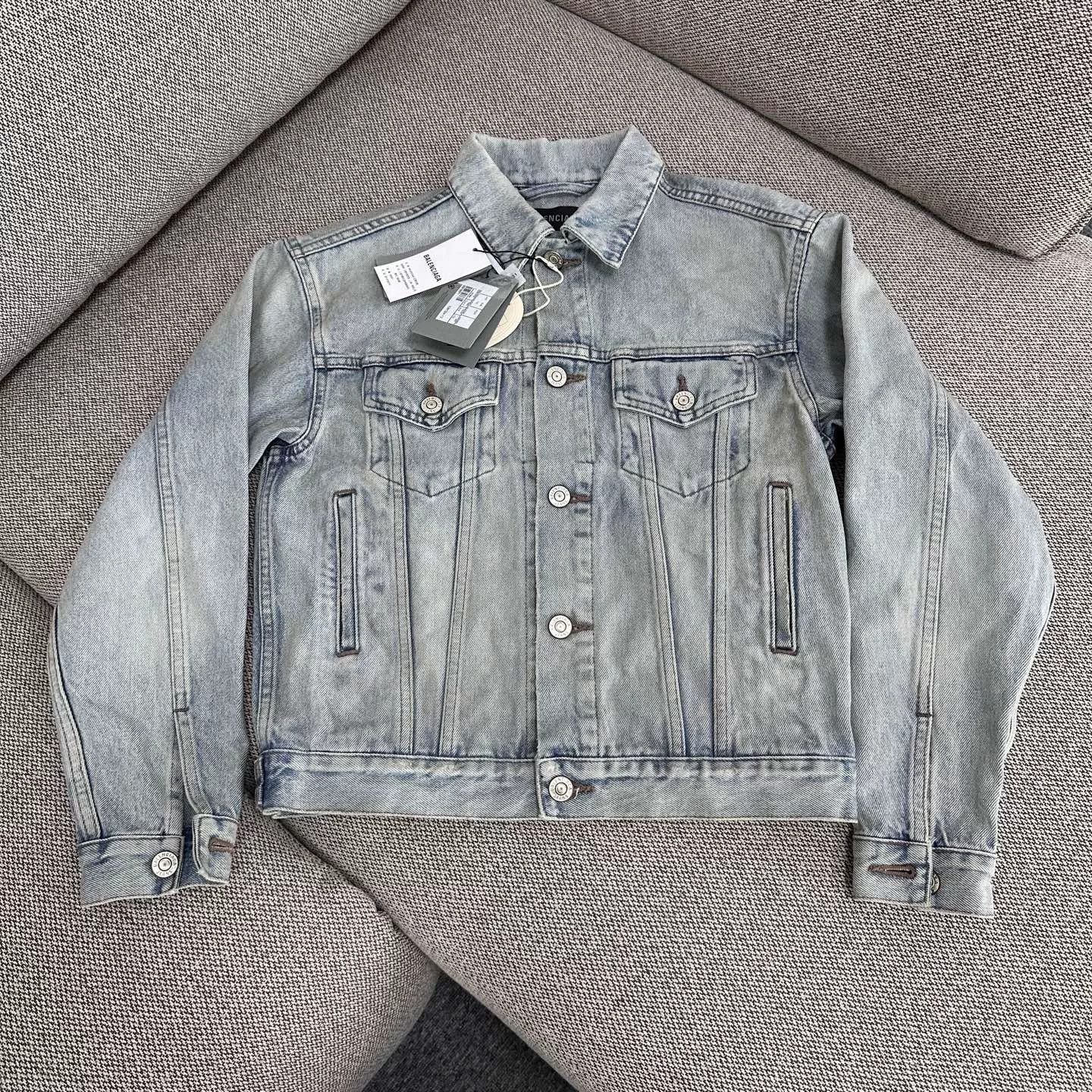 Balenciaga Balenciaga Collared Solid Diamond Logo Denim Jacket Size XXS / US 00 / IT 34 - 2 Thumbnail