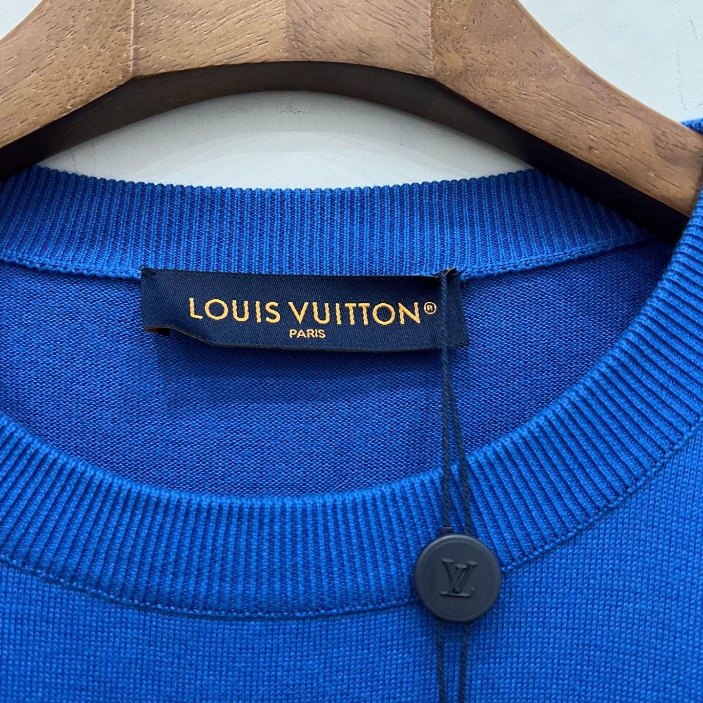 Louis Vuitton Louis Vuitton Embossed Print Knit Short Sleeve Size US XXL / EU 58 / 5 - 5 Thumbnail