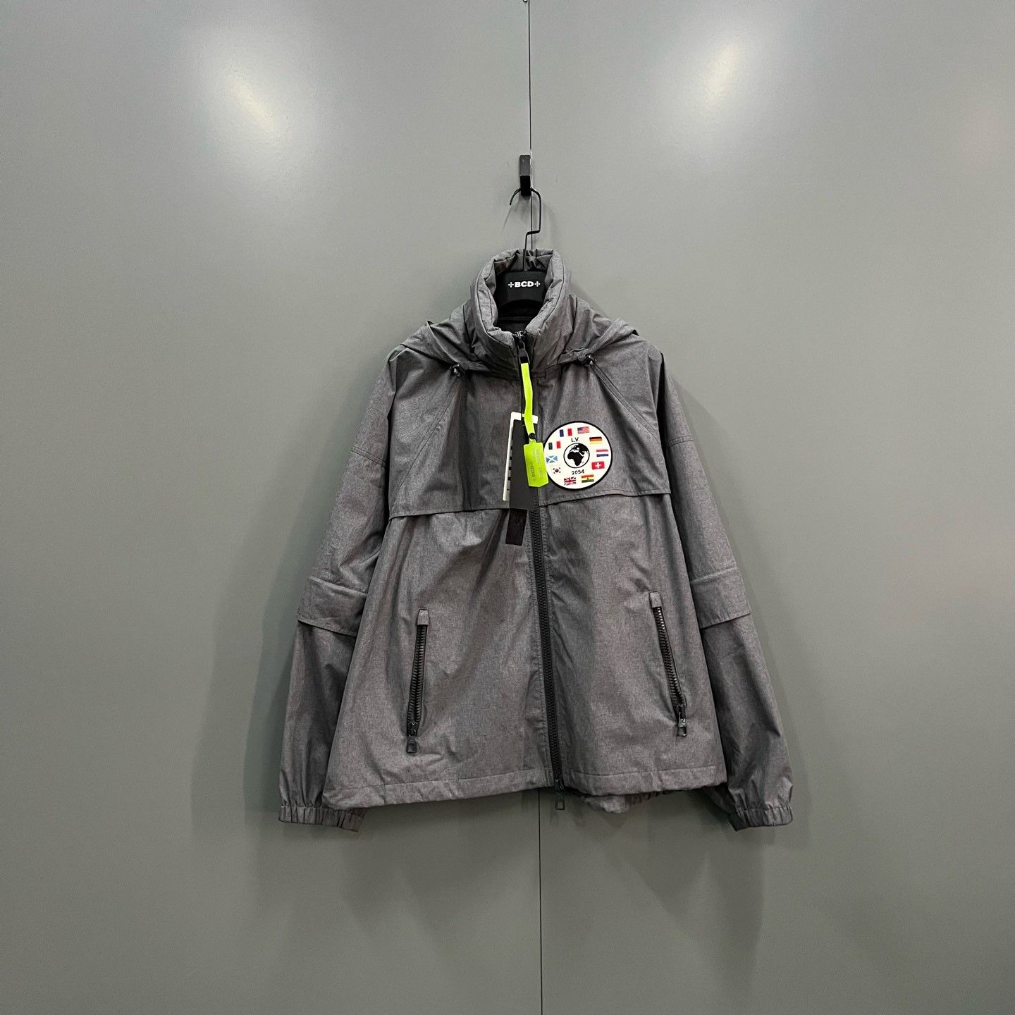 Louis Vuitton Louis Vuitton Gray Logo Embroidered Hooded Jacket Size US L / EU 52-54 / 3 - 2 Thumbnail