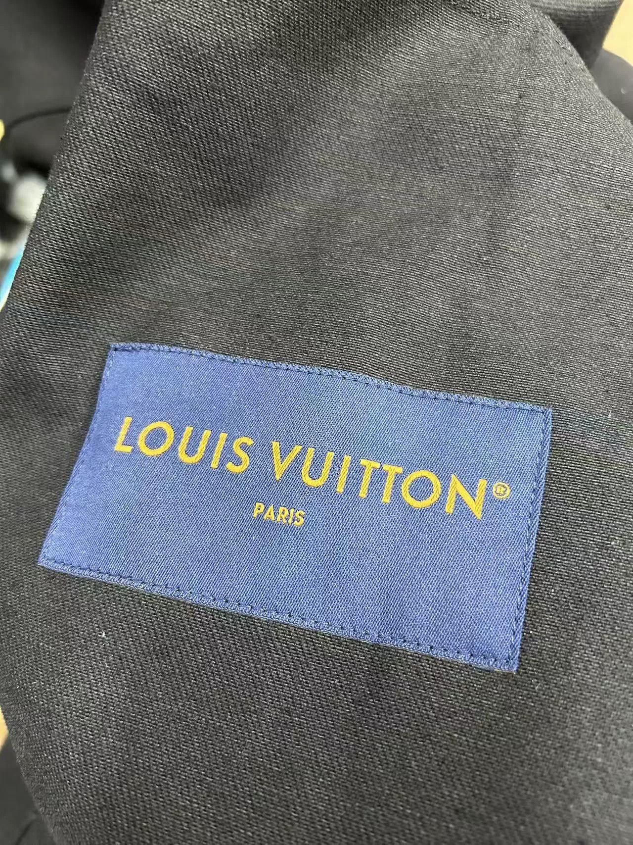 Louis Vuitton Louis Vuitton Black Logo Graffiti Jacket Size US S / EU 44-46 / 1 - 4 Thumbnail