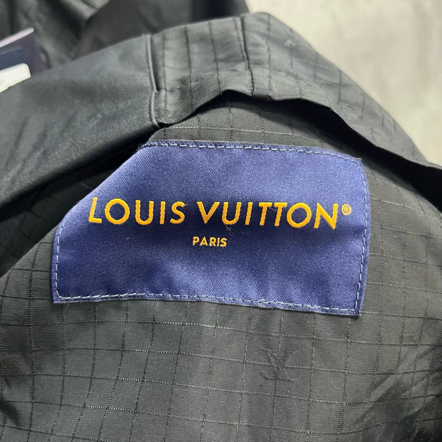 Louis Vuitton Louis Vuitton Black Logo Zip Sleeve Shirt Size US M / EU 48-50 / 2 - 3 Thumbnail