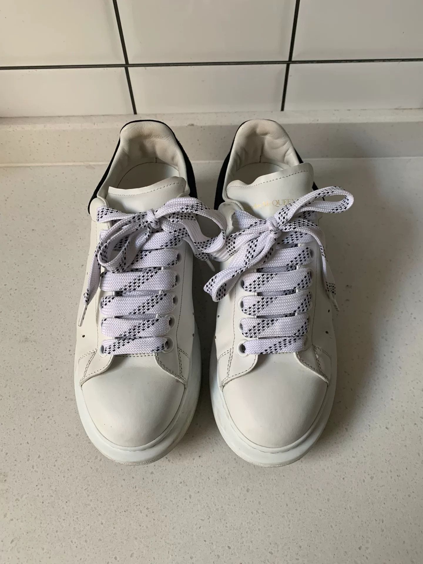Alexander McQueen Alexander McQueen Thick-Soled Sneakers Size US 6 / IT 36 - 2 Thumbnail
