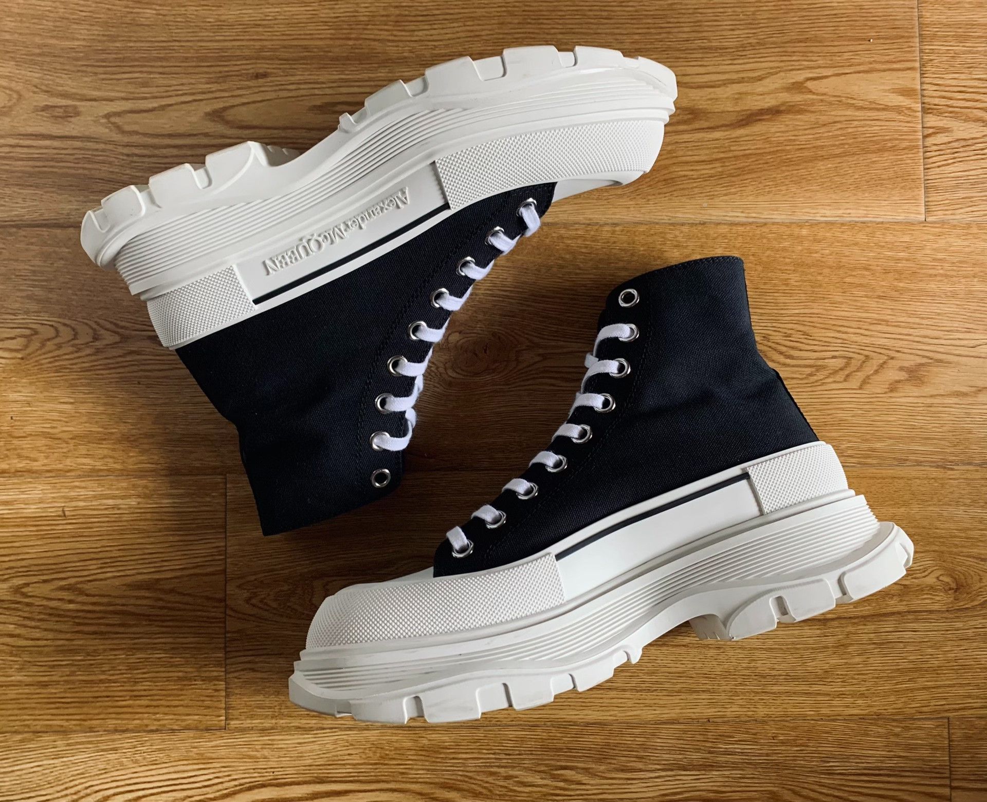 Alexander McQueen Alexander McQueen Tread High-Top Platform Size US 9 / EU 42 - 4 Thumbnail