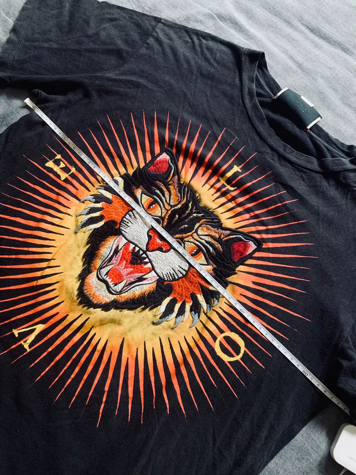 Gucci Gucci Tiger Lynx Embroidered Print T-Shirt Size US M / EU 48-50 / 2 - 7 Thumbnail