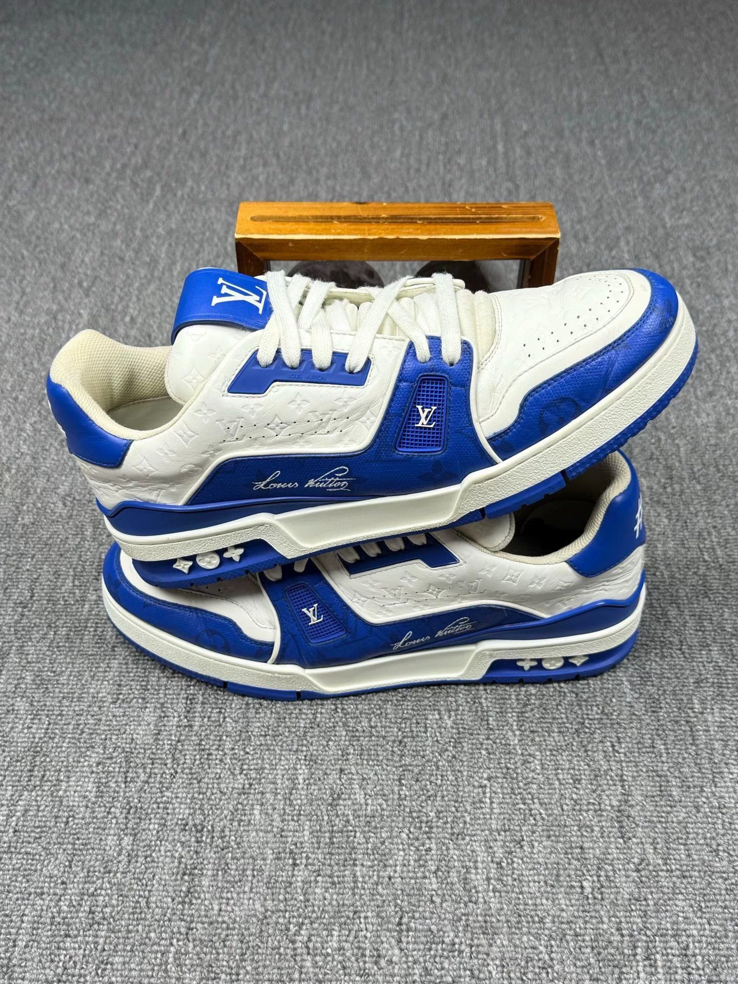 Louis Vuitton Louis Vuitton Training Blue Lowtop Sneakers 9 Men Size US 9 / EU 42 - 2 Thumbnail