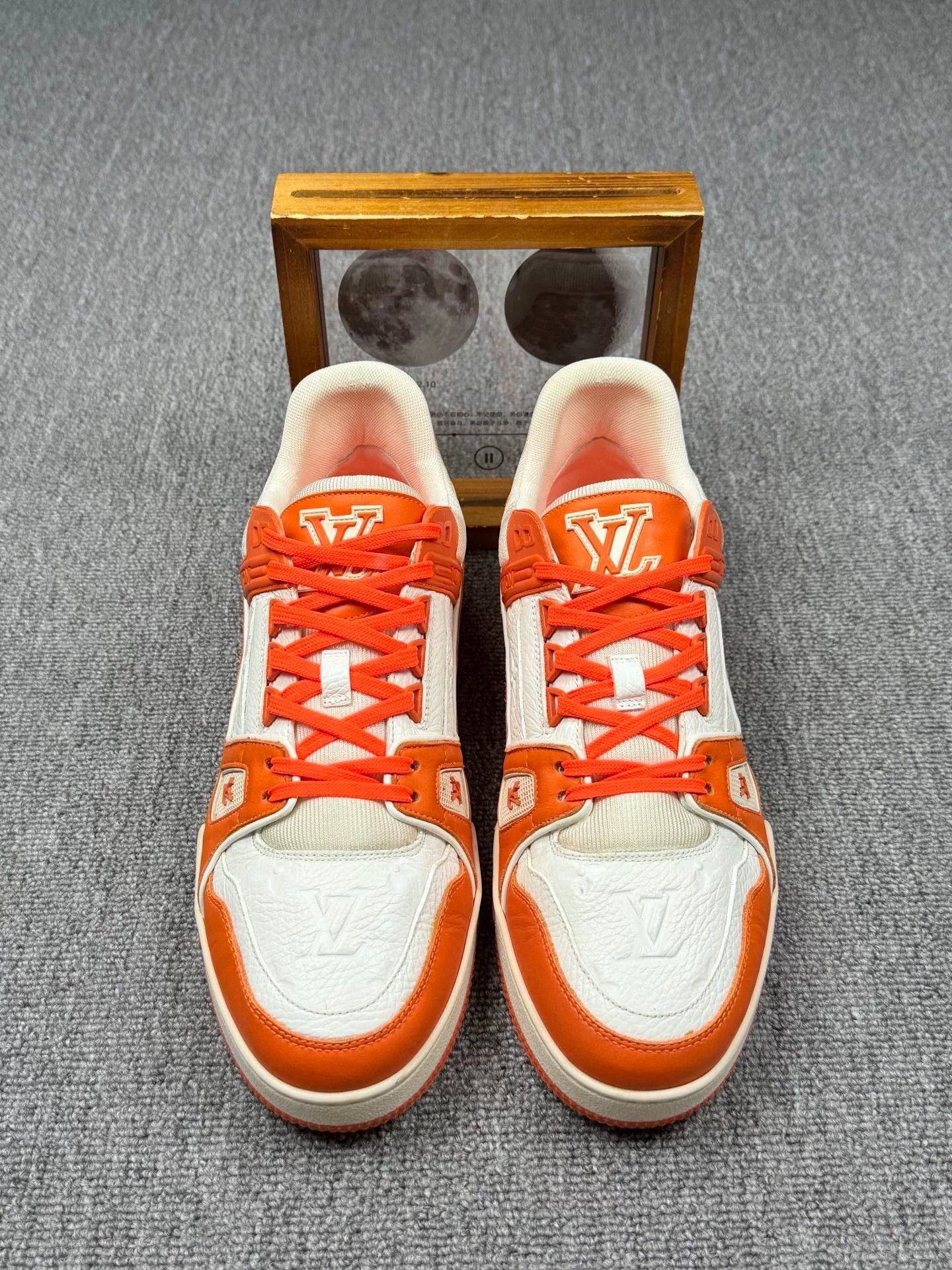 Louis Vuitton Louis Vuitton Training White Lowtop Sneakers 9 Men Size US 9 / EU 42 - 4 Thumbnail