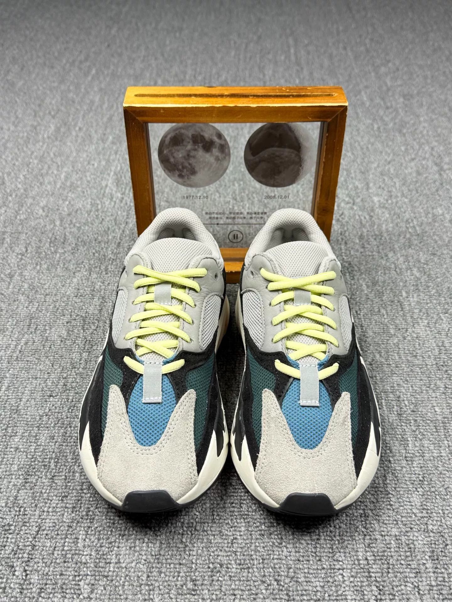 Adidas Adidas YEEZY700 Lowtop Sneakers 5 Men Size US 5 / EU 37 - 4 Thumbnail