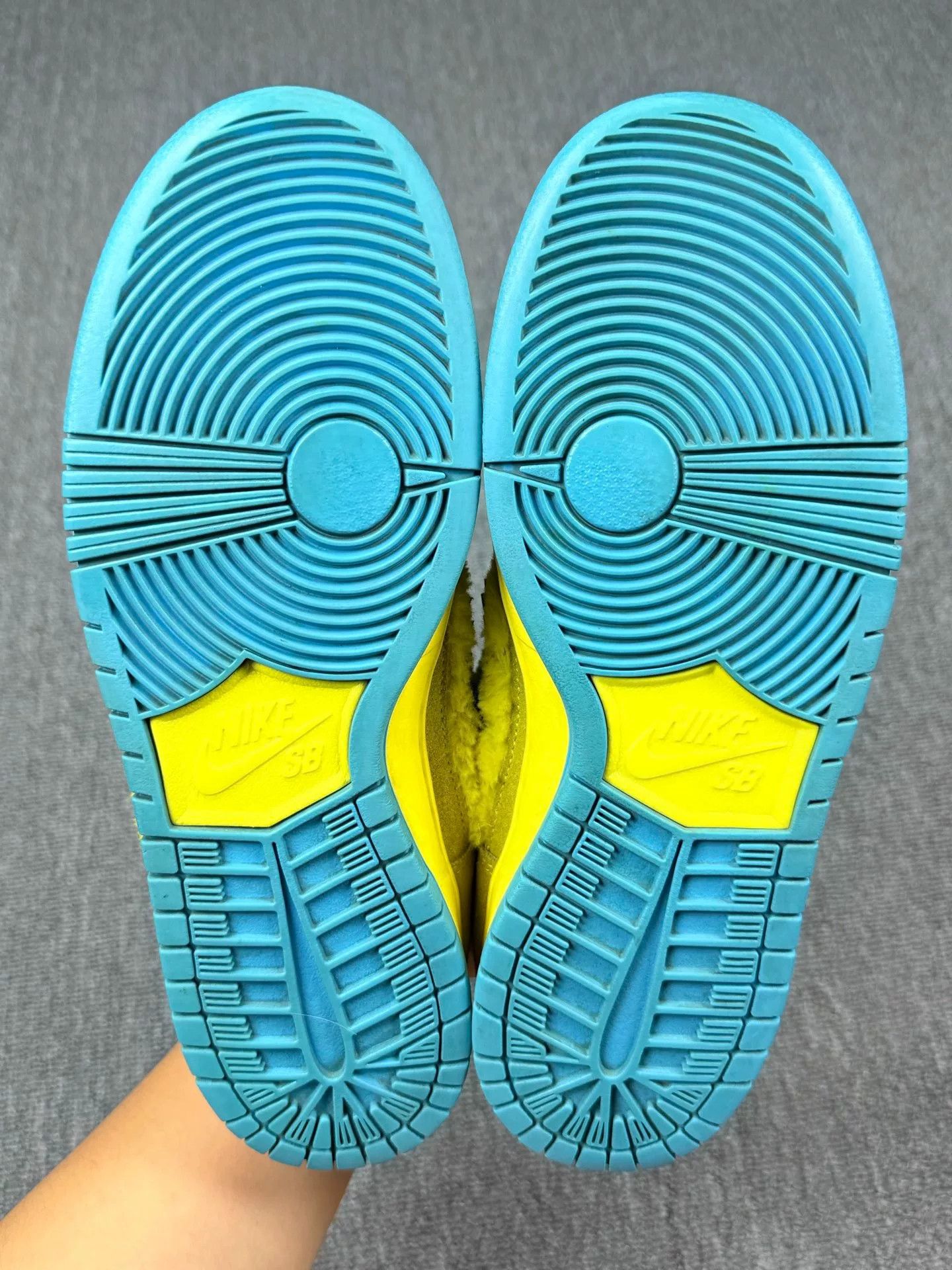 Nike Nike DUNK SB Yellow Lowtop Sneakers 8 Men Size US 8 / EU 41 - 6 Thumbnail