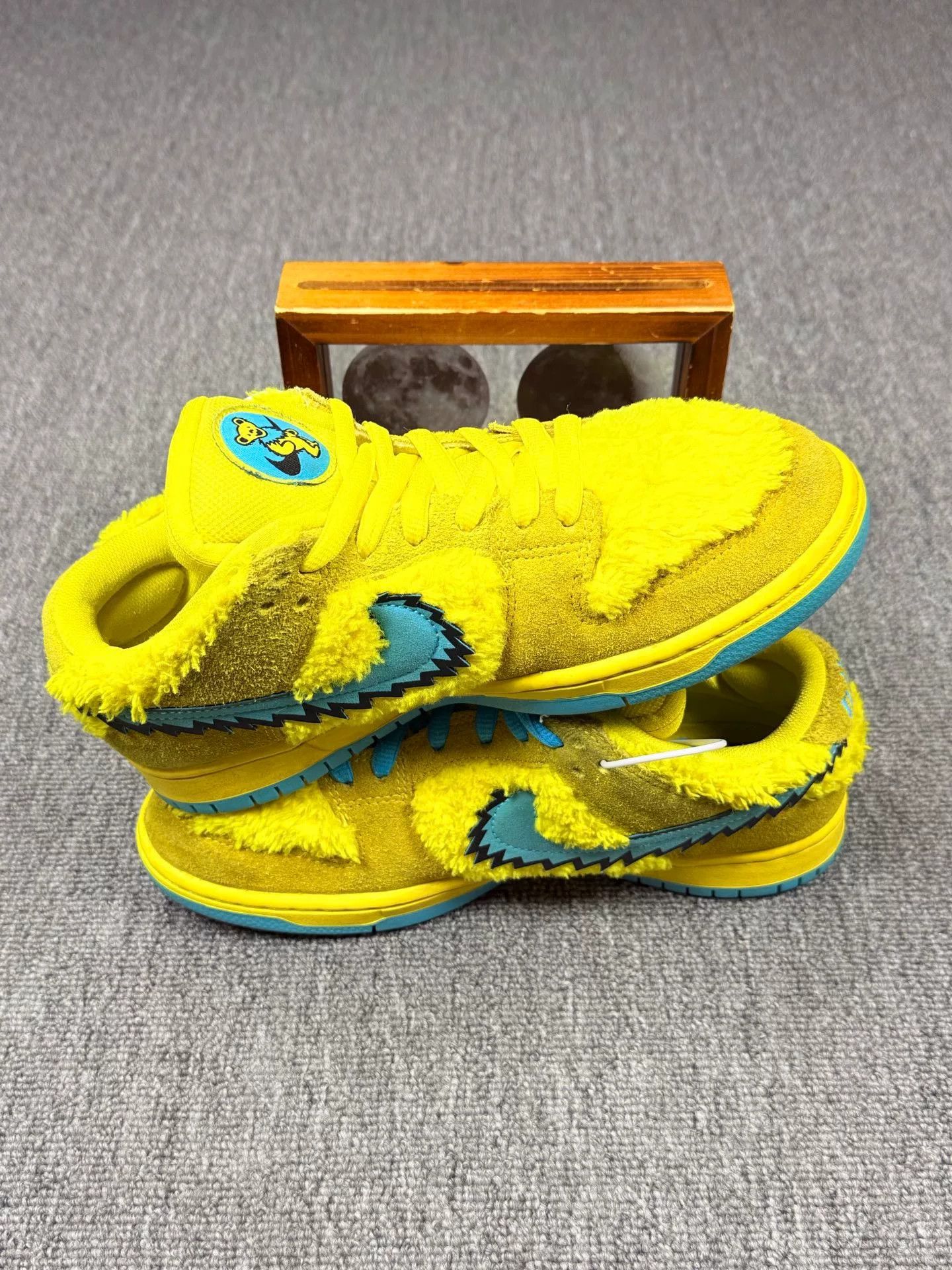 Nike Nike DUNK SB Yellow Lowtop Sneakers 8 Men Size US 8 / EU 41 - 3 Thumbnail