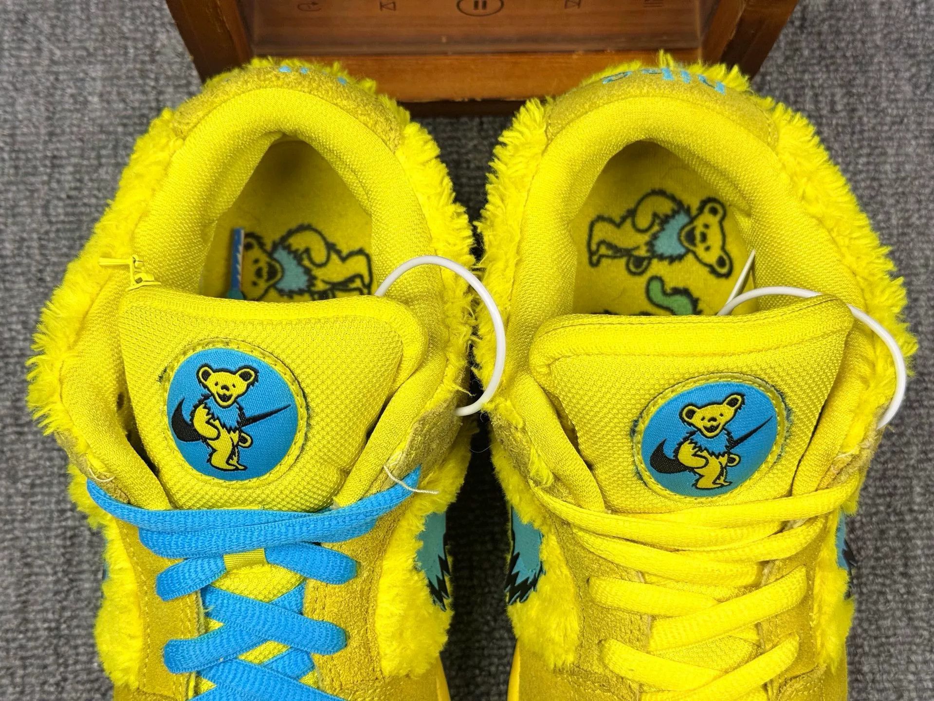 Nike Nike DUNK SB Yellow Lowtop Sneakers 8 Men Size US 8 / EU 41 - 9 Thumbnail