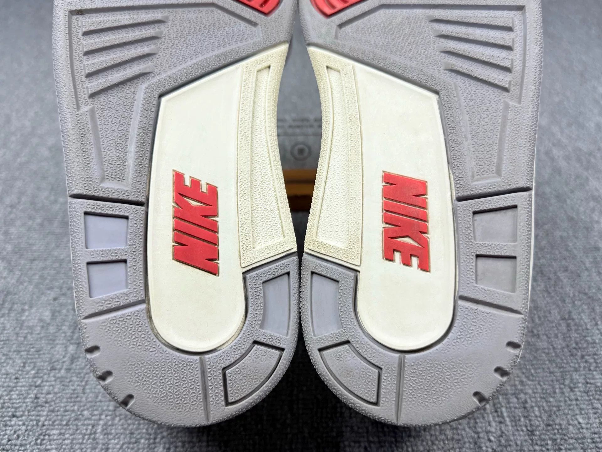 Nike Nike AJ3 White Lowtop Sneakers 9 Men Size US 9 / EU 42 - 8 Thumbnail