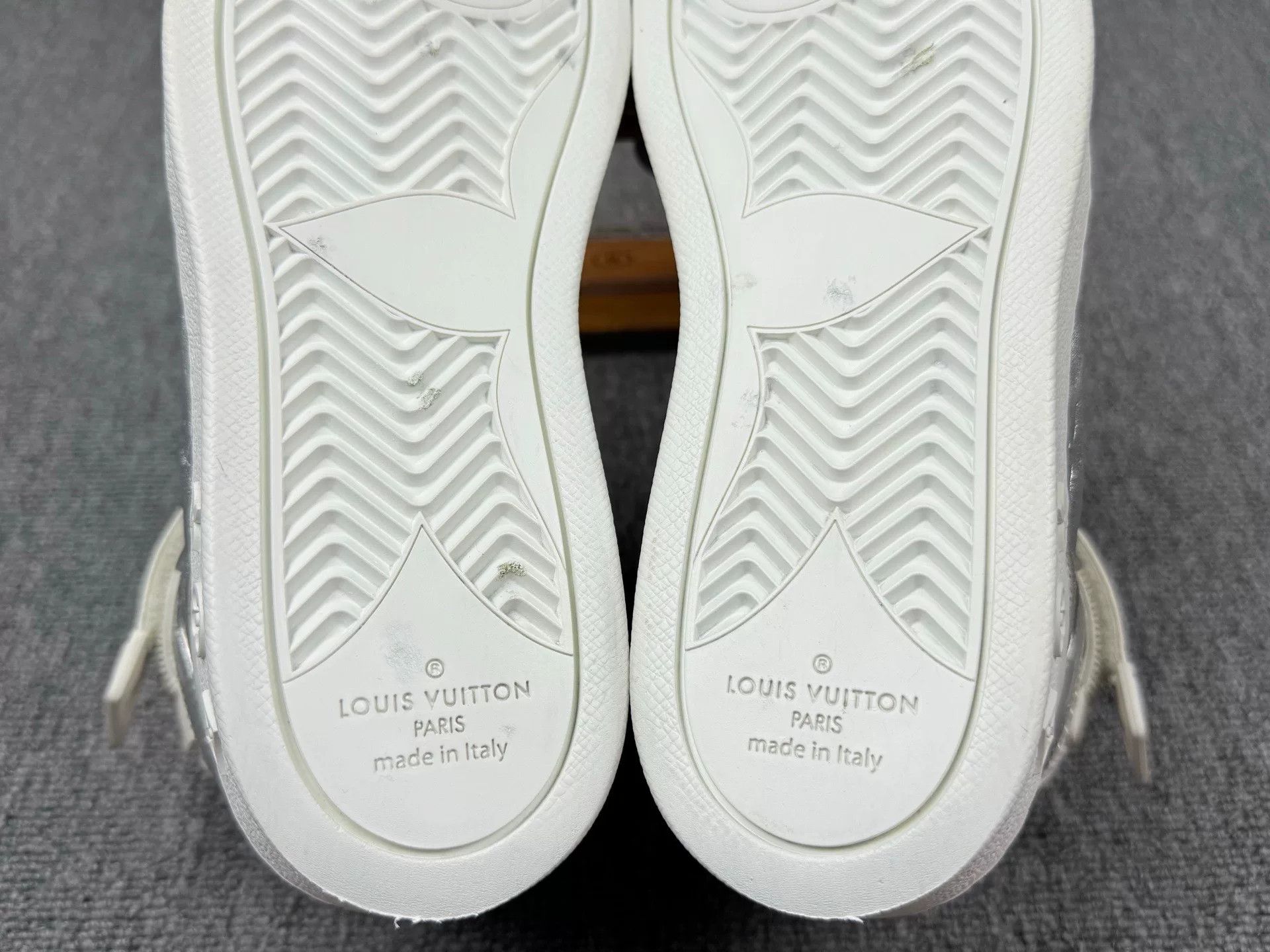Louis Vuitton Louis Vuitton White Hitop Sneakers 5.5 Men Size US 5.5 / EU 38 - 7 Thumbnail